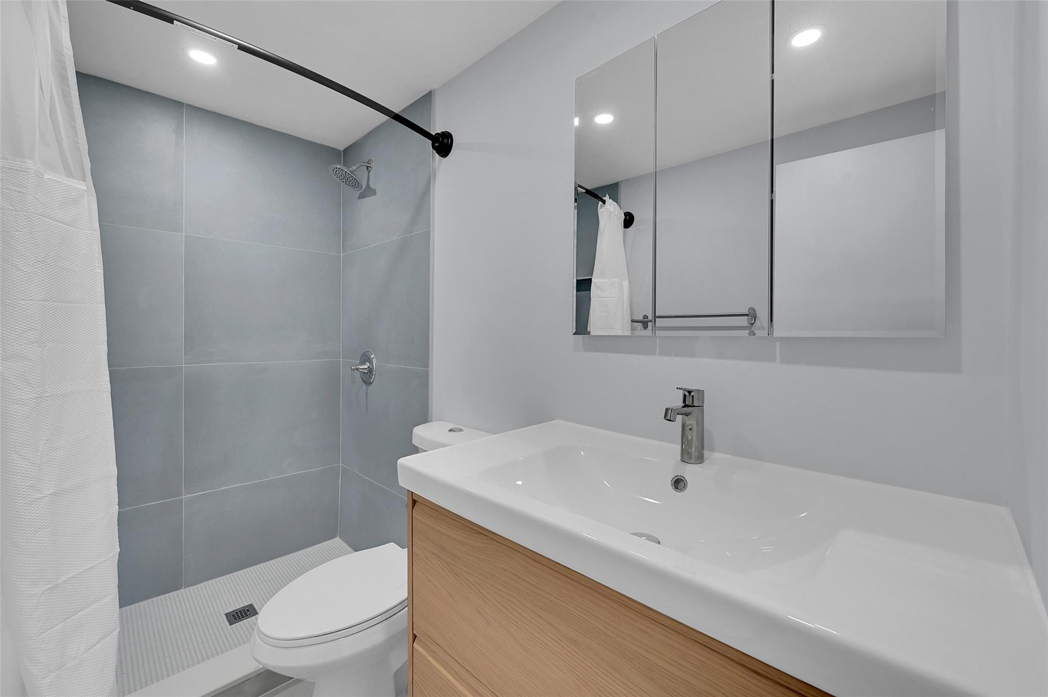 1831 NE 38th Street 503