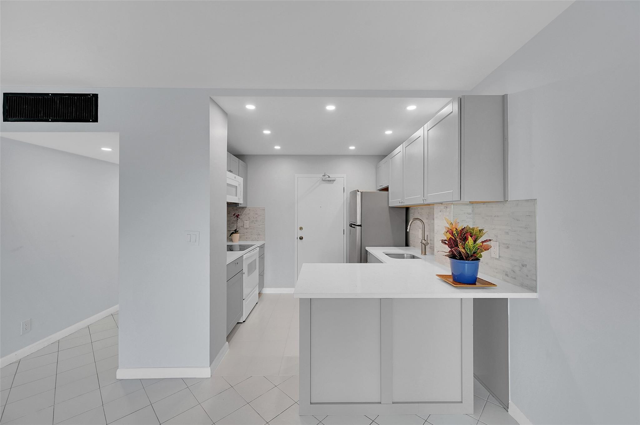 1831 NE 38th Street 503
