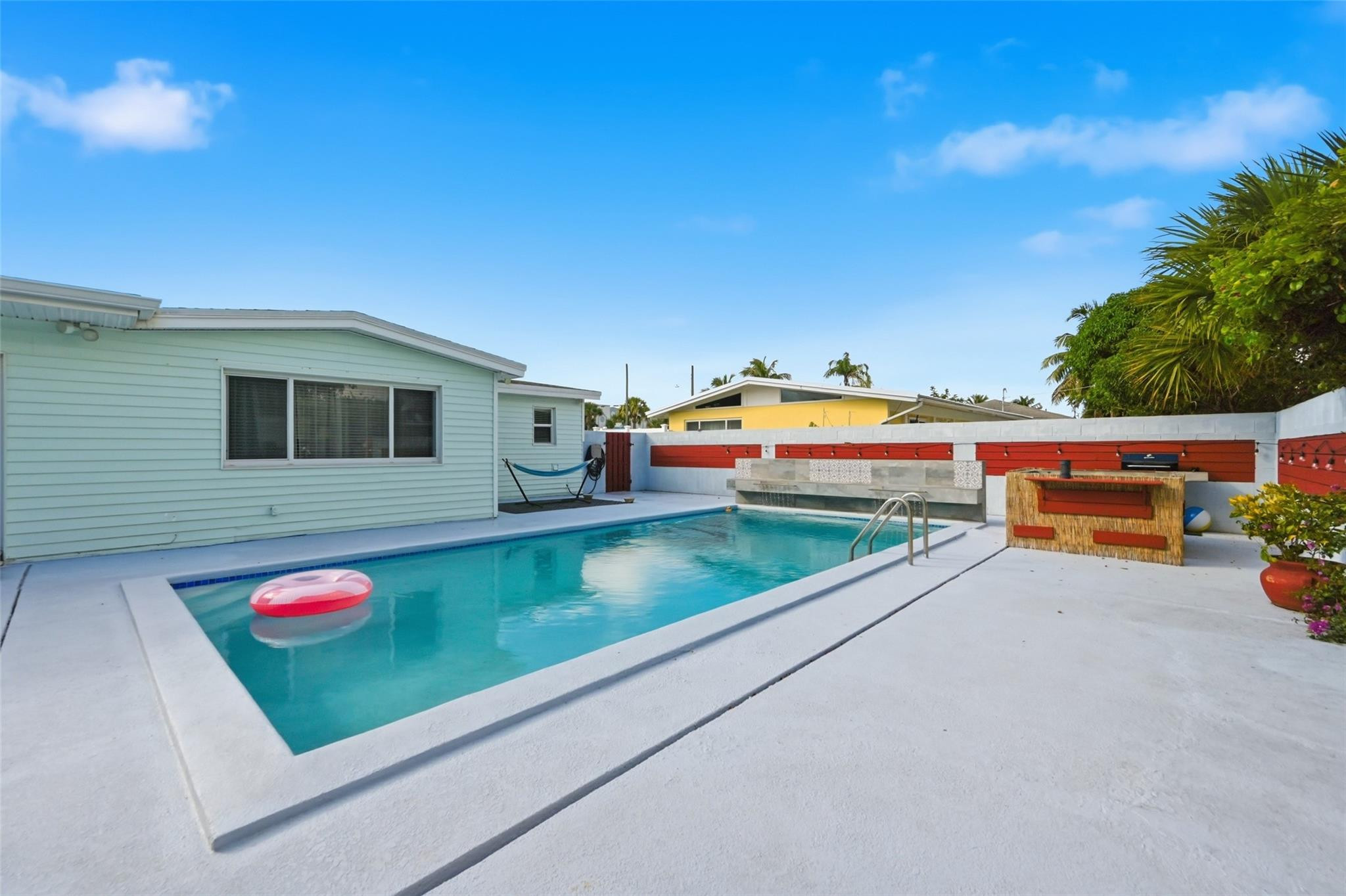 807 W Ocean Avenue