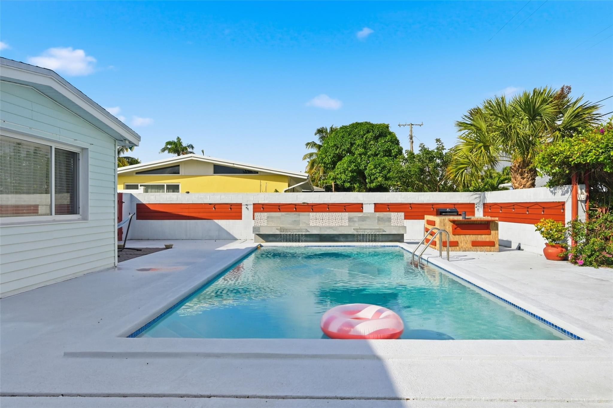 807 W Ocean Avenue