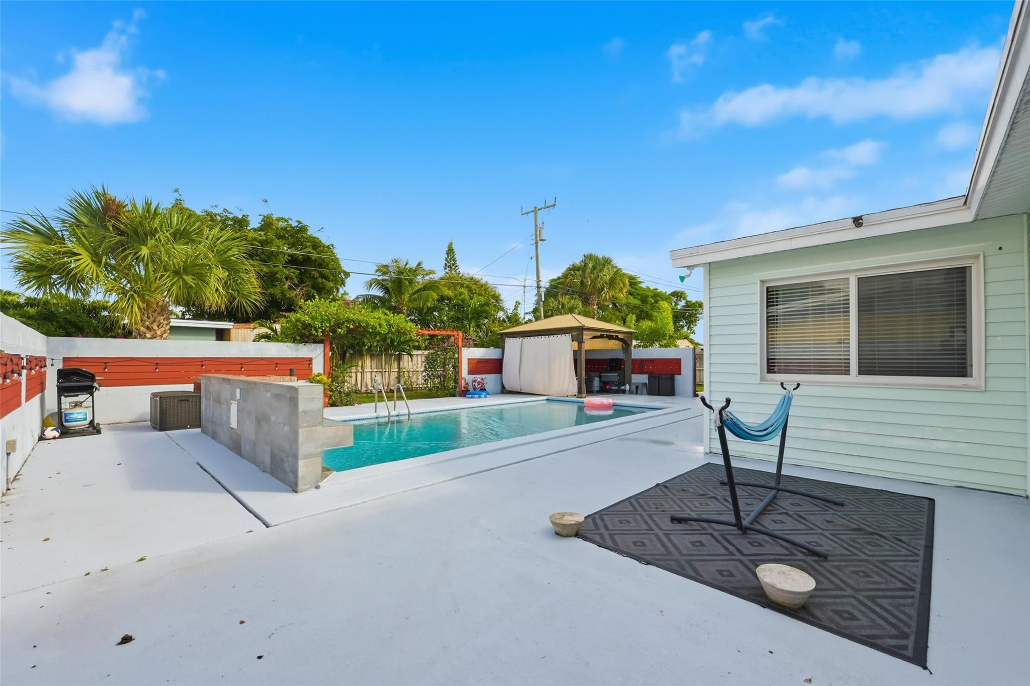 807 W Ocean Avenue