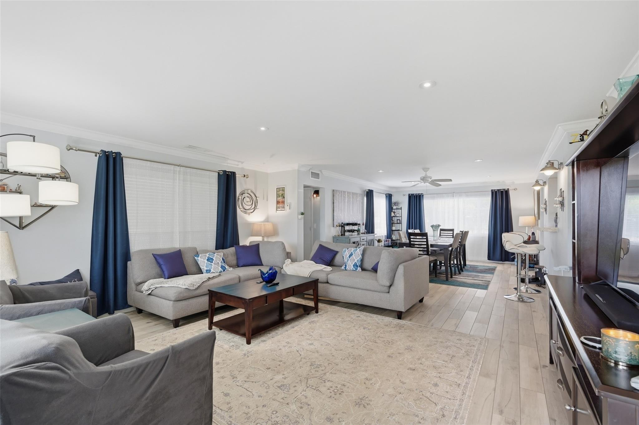 807 W Ocean Avenue