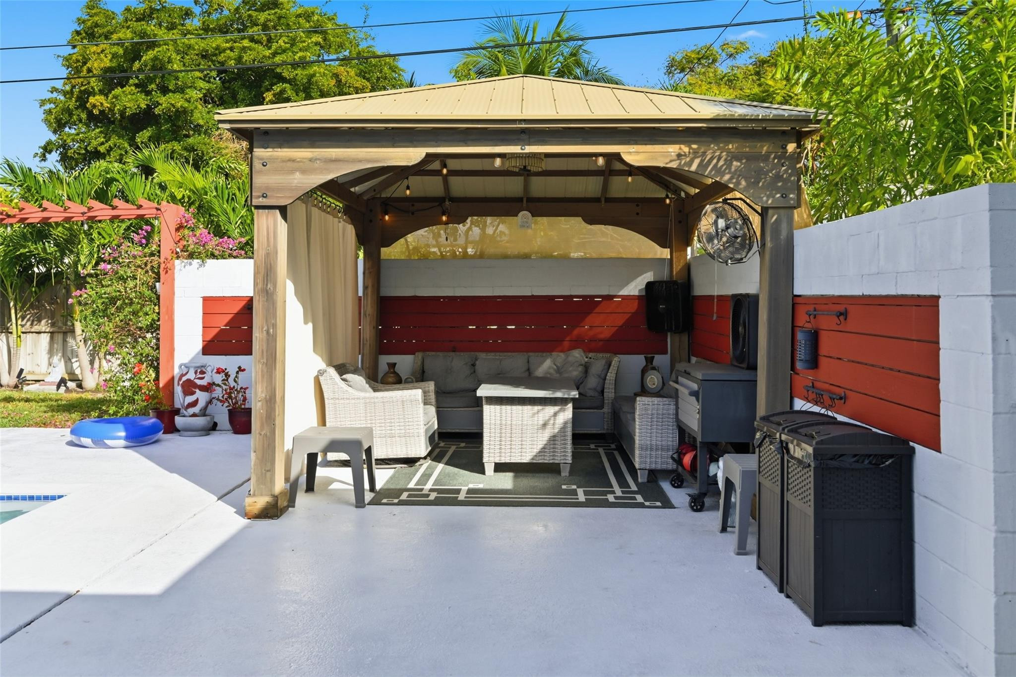 807 W Ocean Avenue