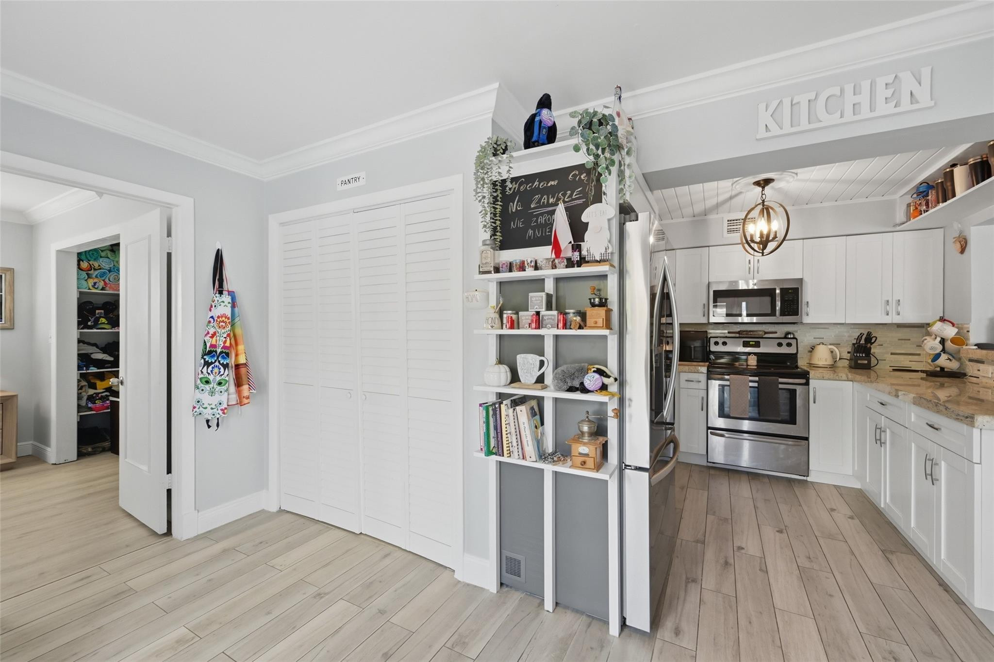 807 W Ocean Avenue