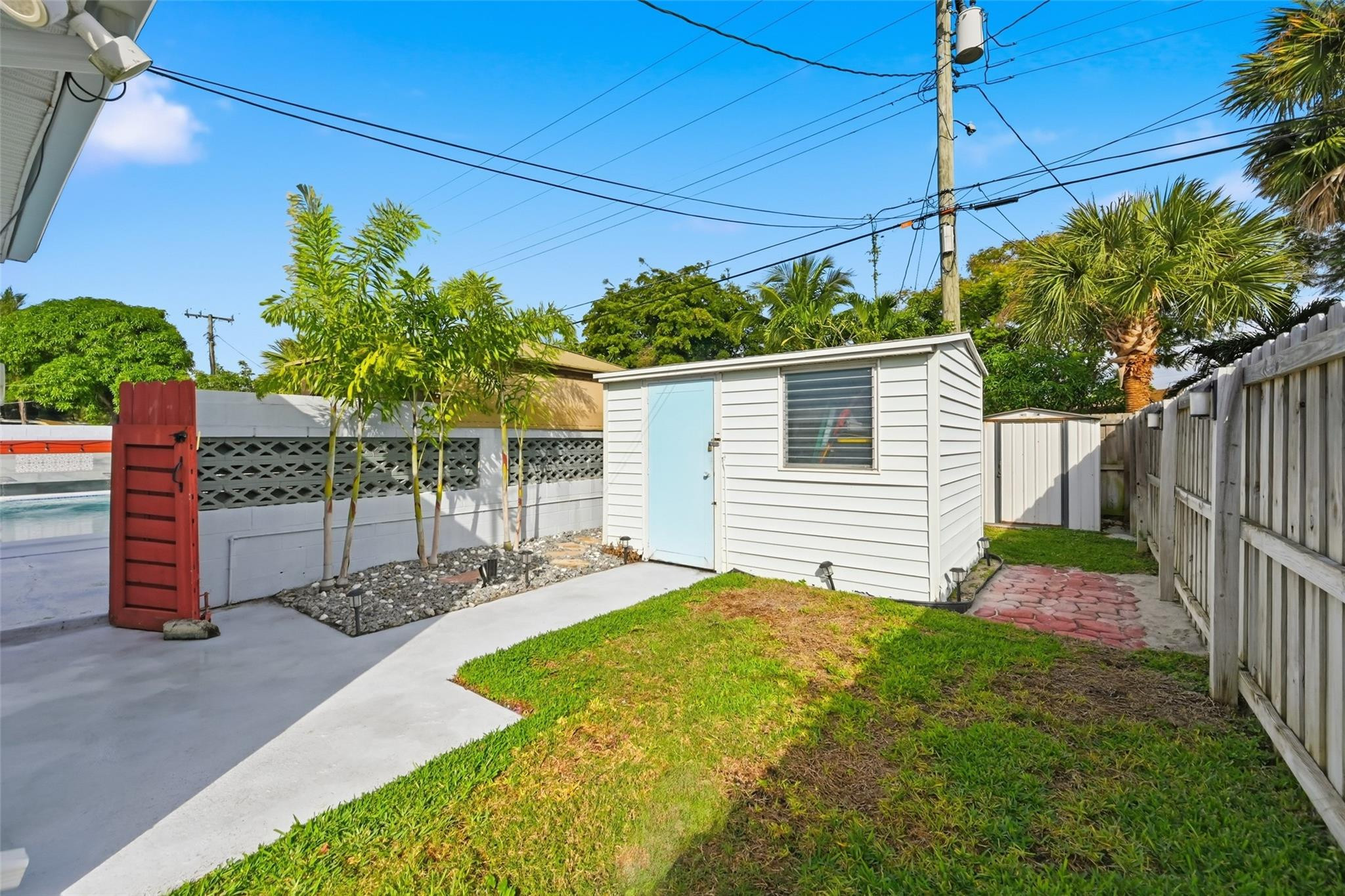 807 W Ocean Avenue