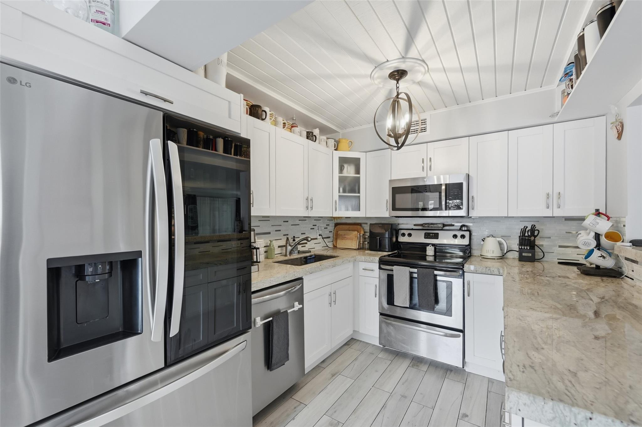 807 W Ocean Avenue
