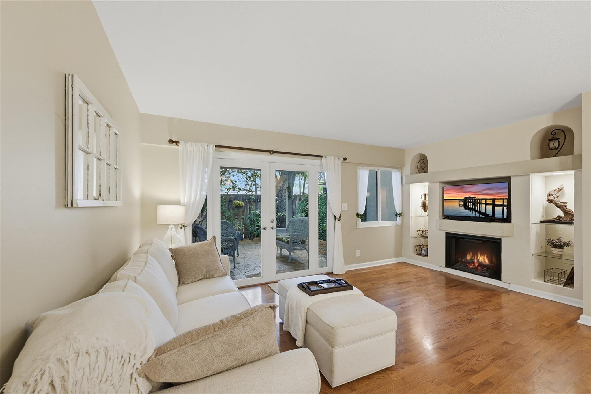 705 NE 1st Street 2
