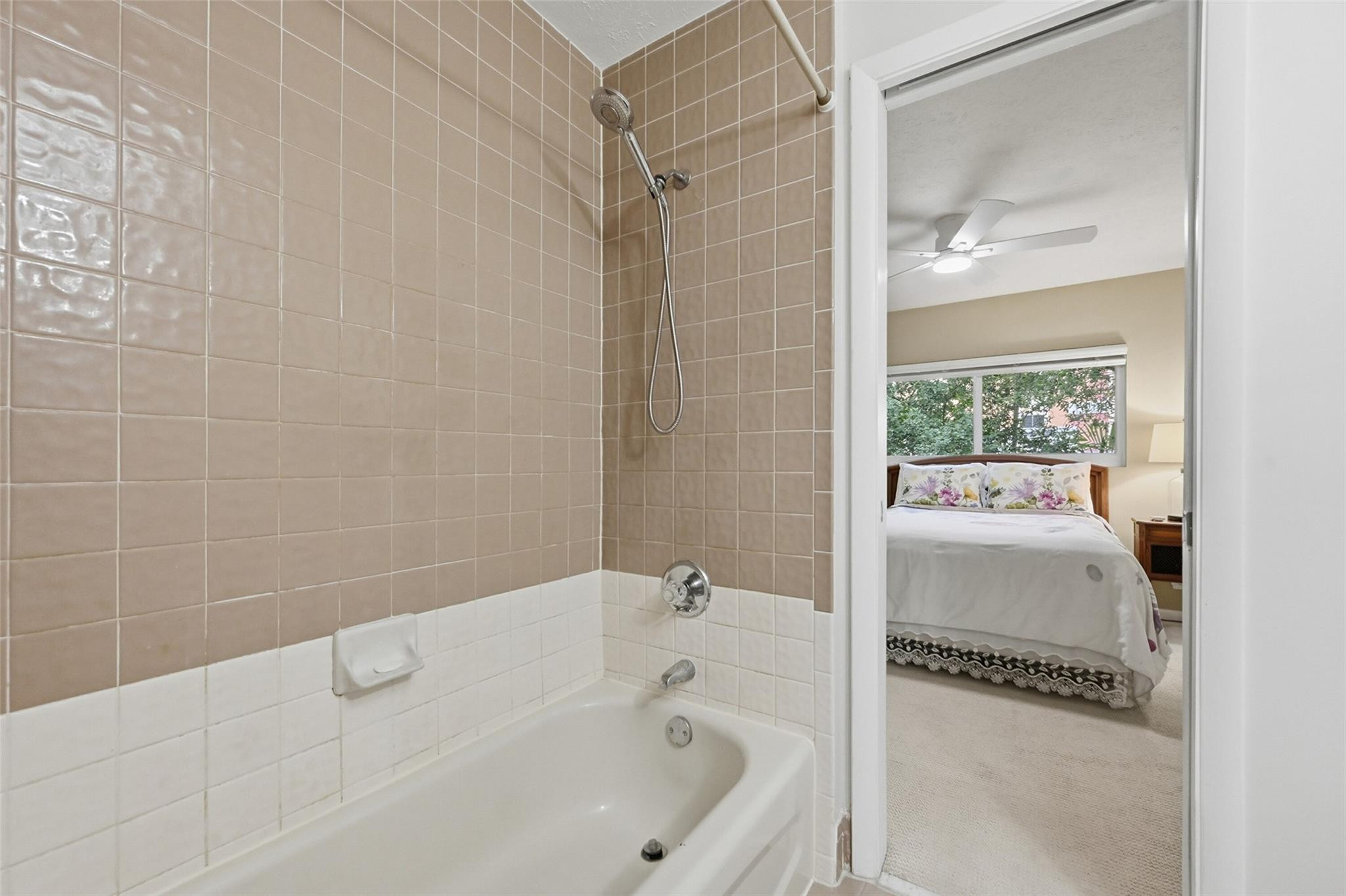 705 NE 1st Street 2