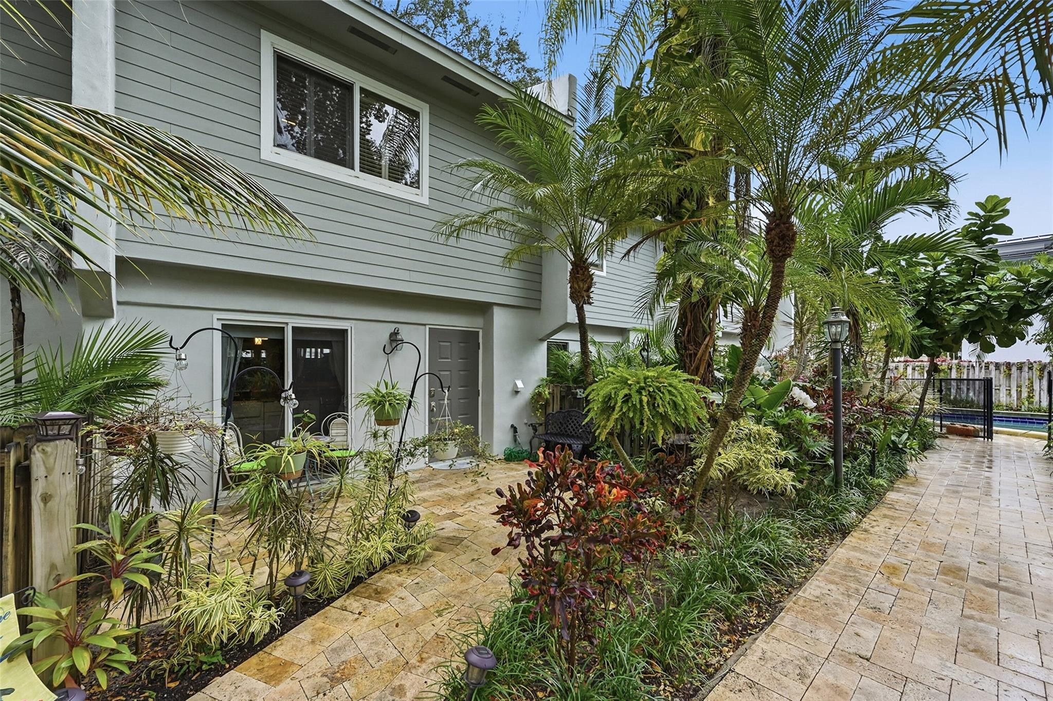 705 NE 1st Street 2