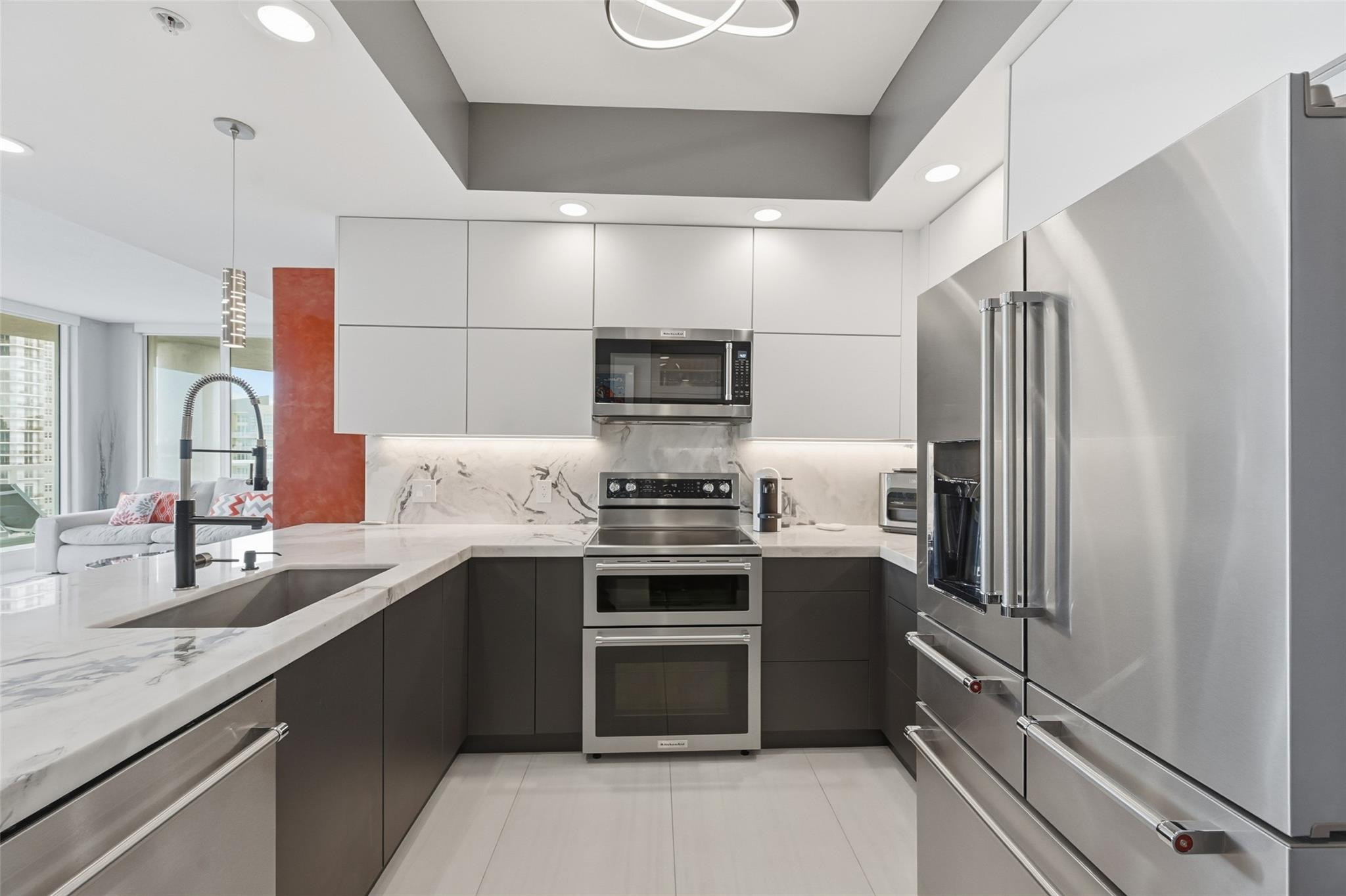 315 NE 3rd Avenue 1006
