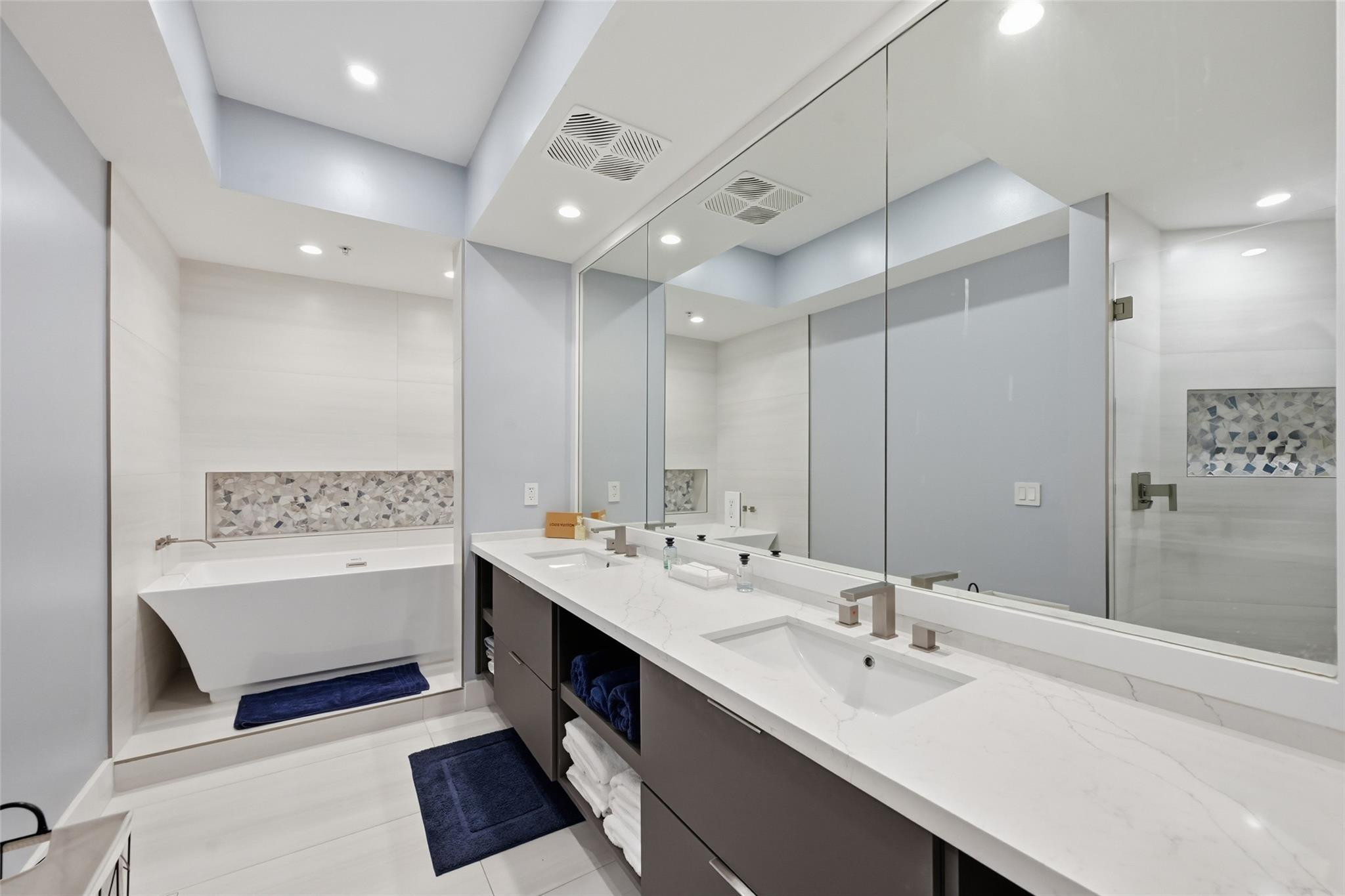 315 NE 3rd Avenue 1006