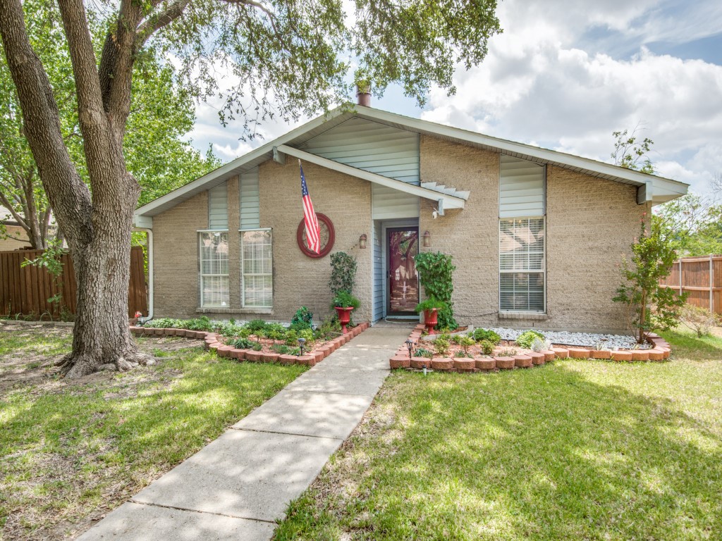 1420 Vanderbilt Drive