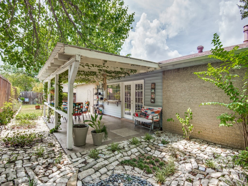 1420 Vanderbilt Drive