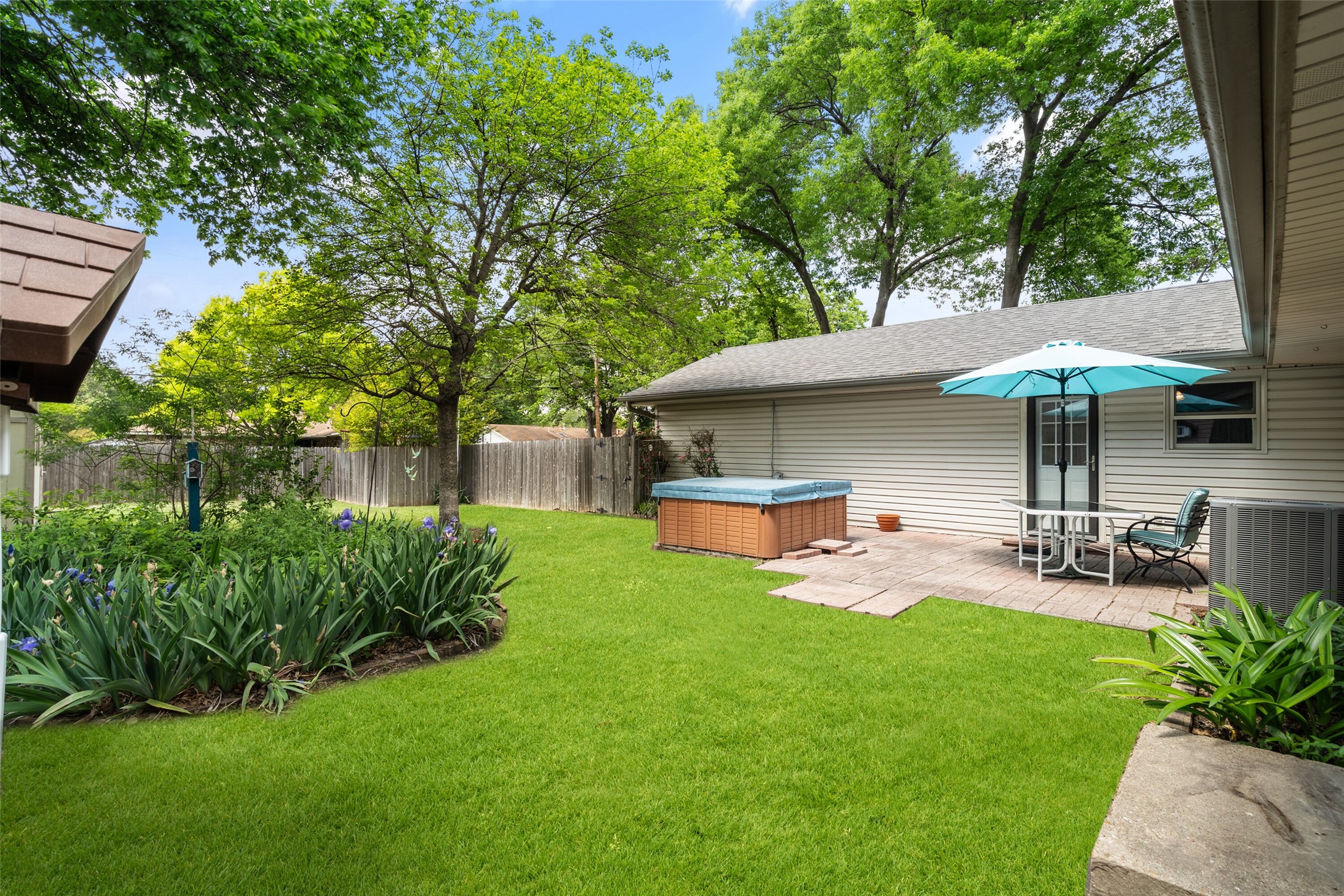 833 Ray Andra Drive