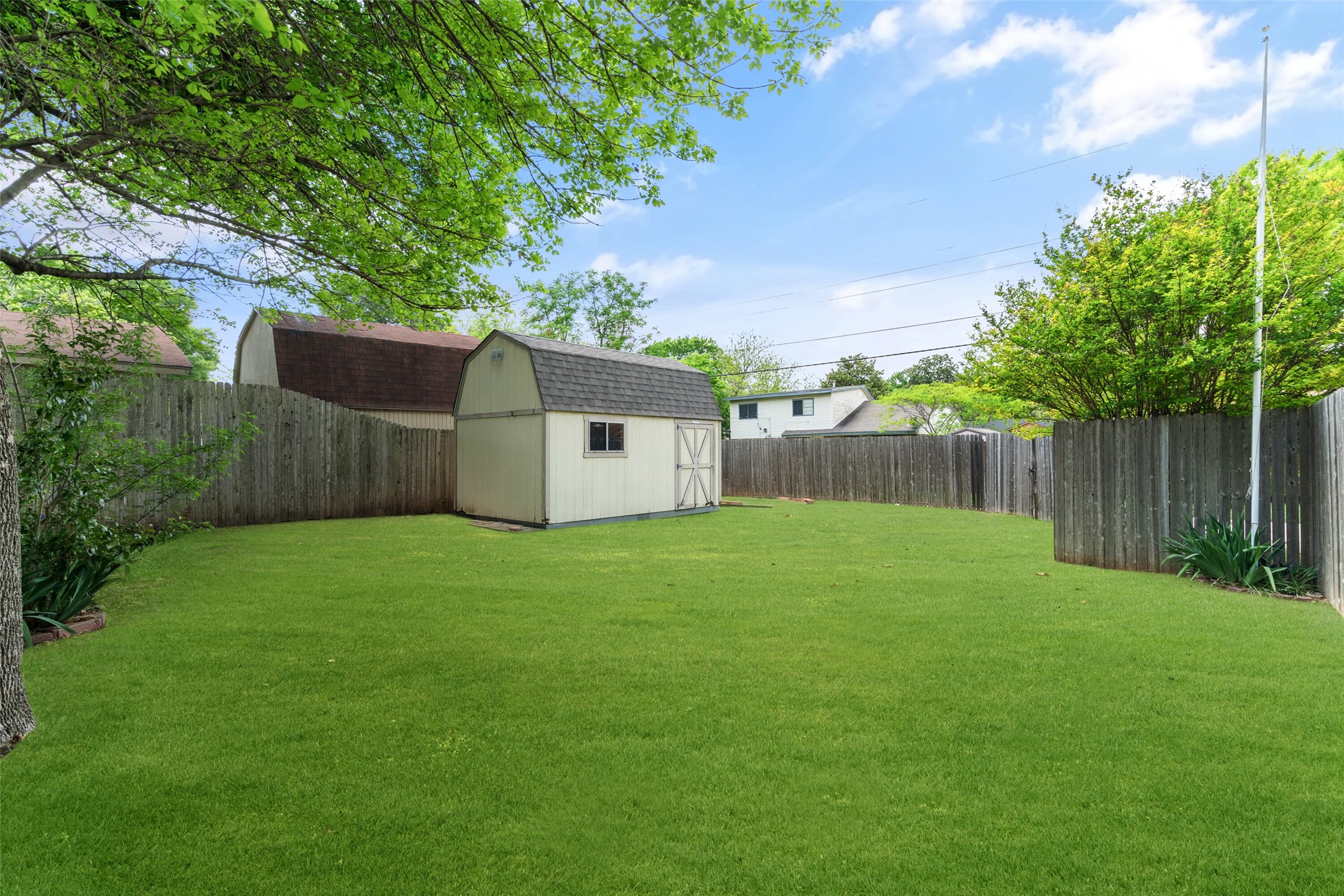 833 Ray Andra Drive