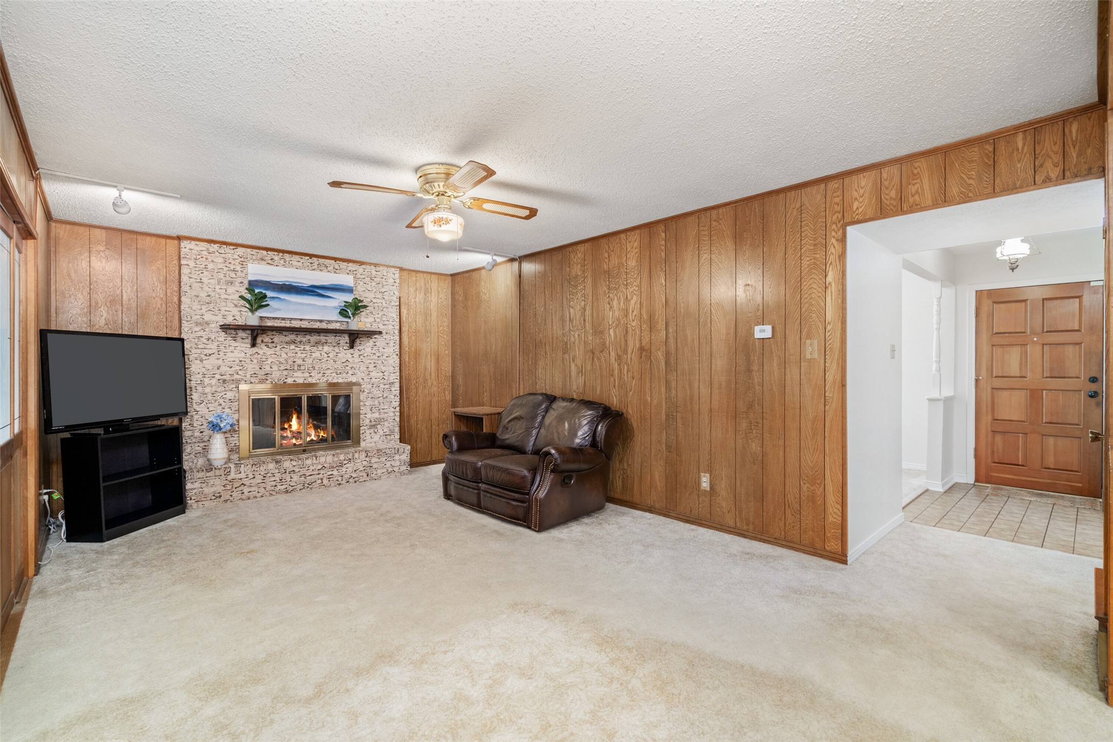 833 Ray Andra Drive