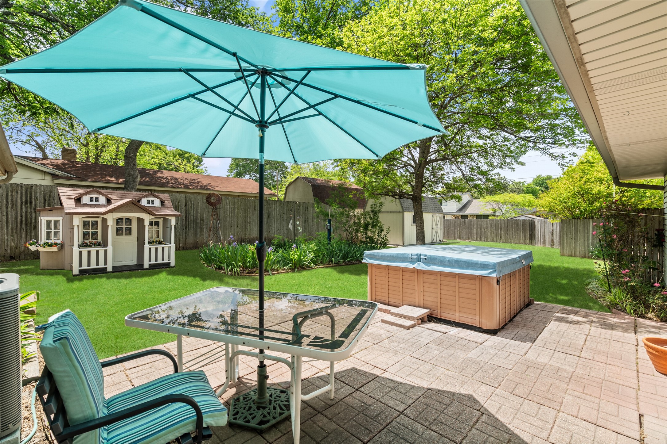 833 Ray Andra Drive