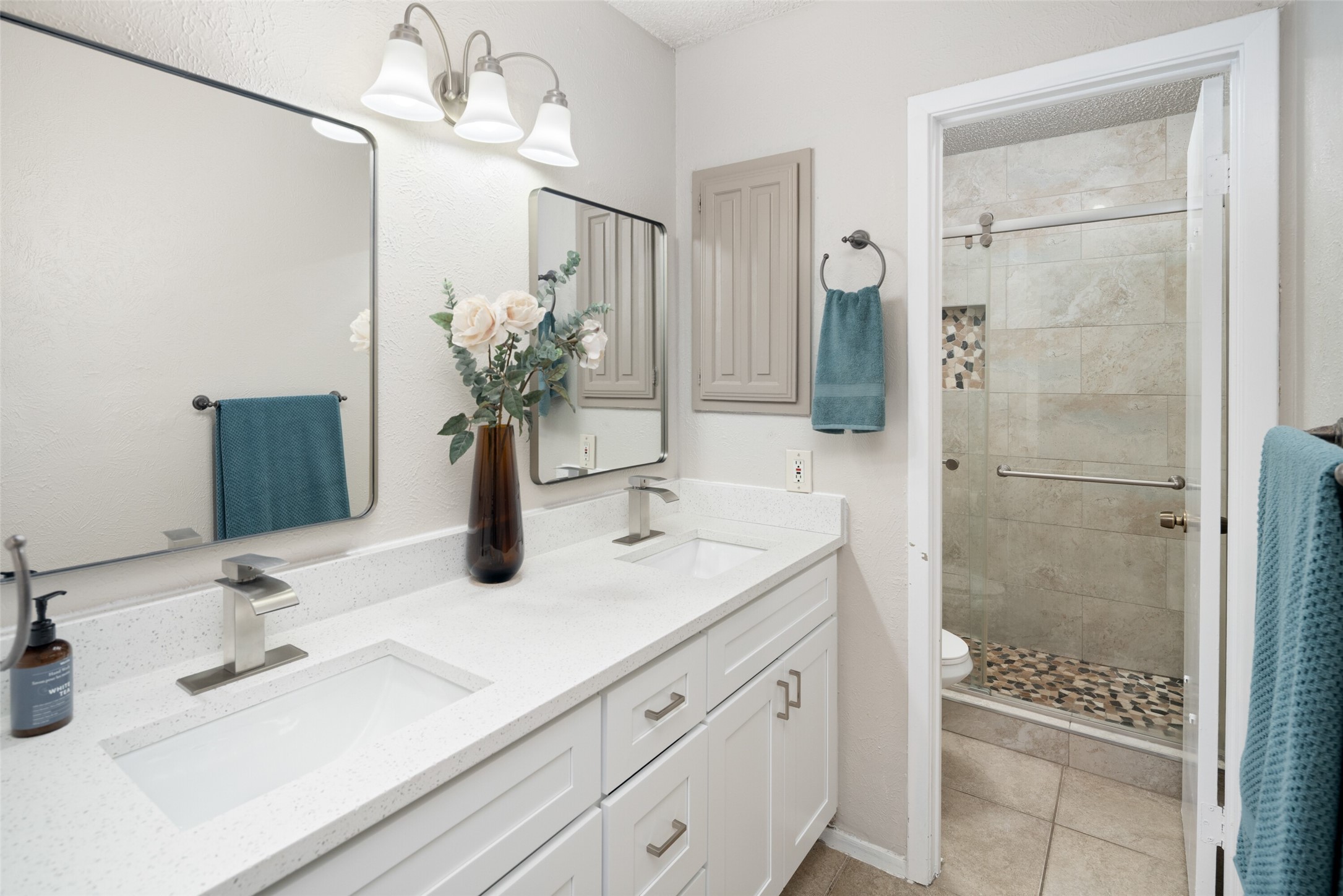333 Melrose Drive 22D