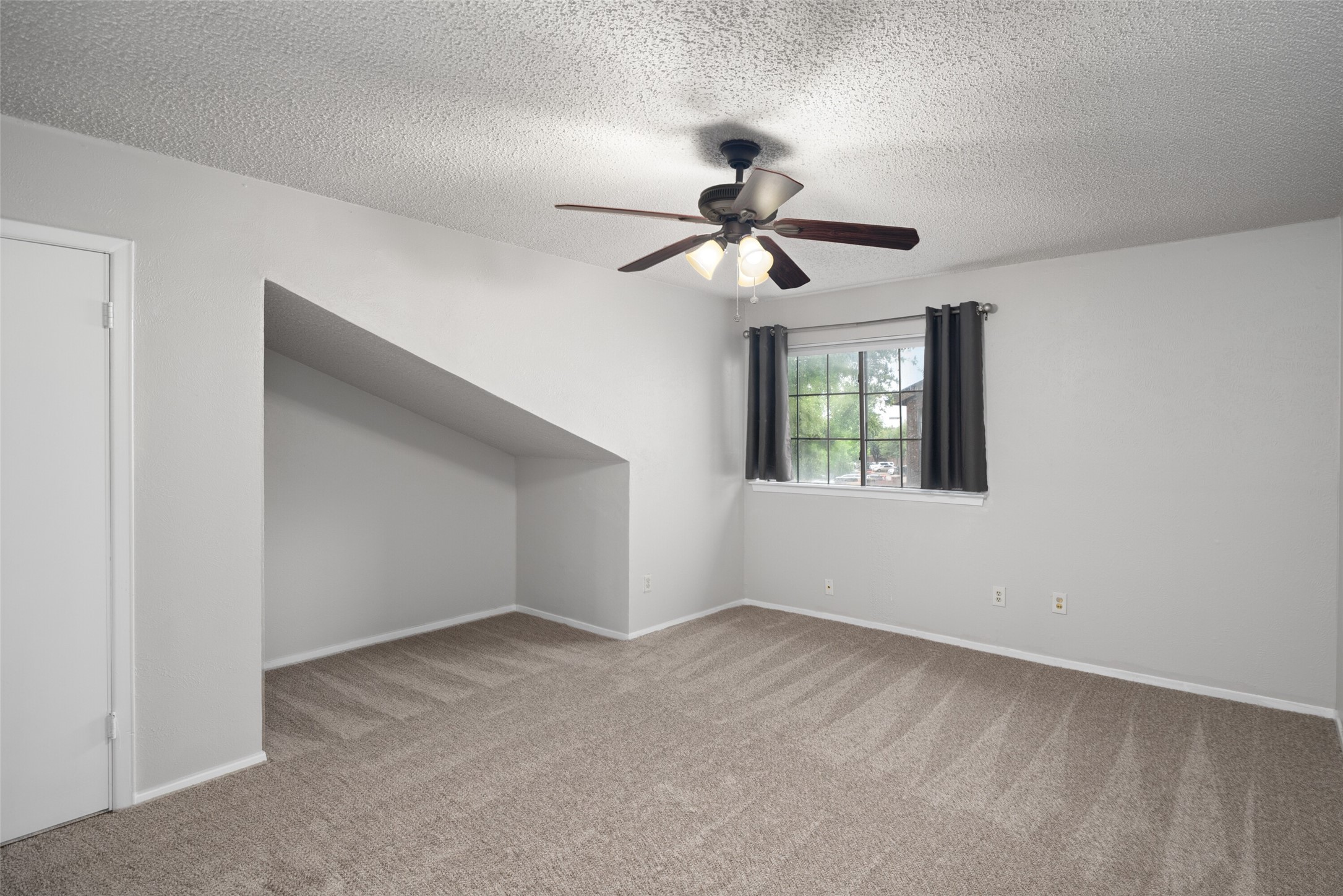 333 Melrose Drive 22D