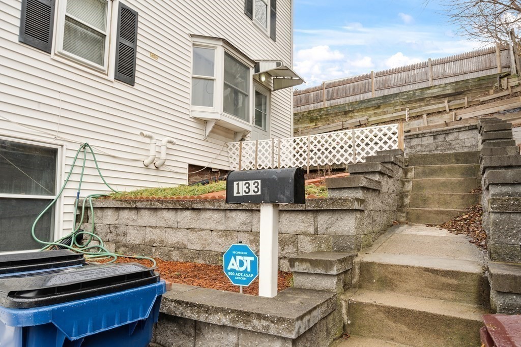 133 Pearl Ave
