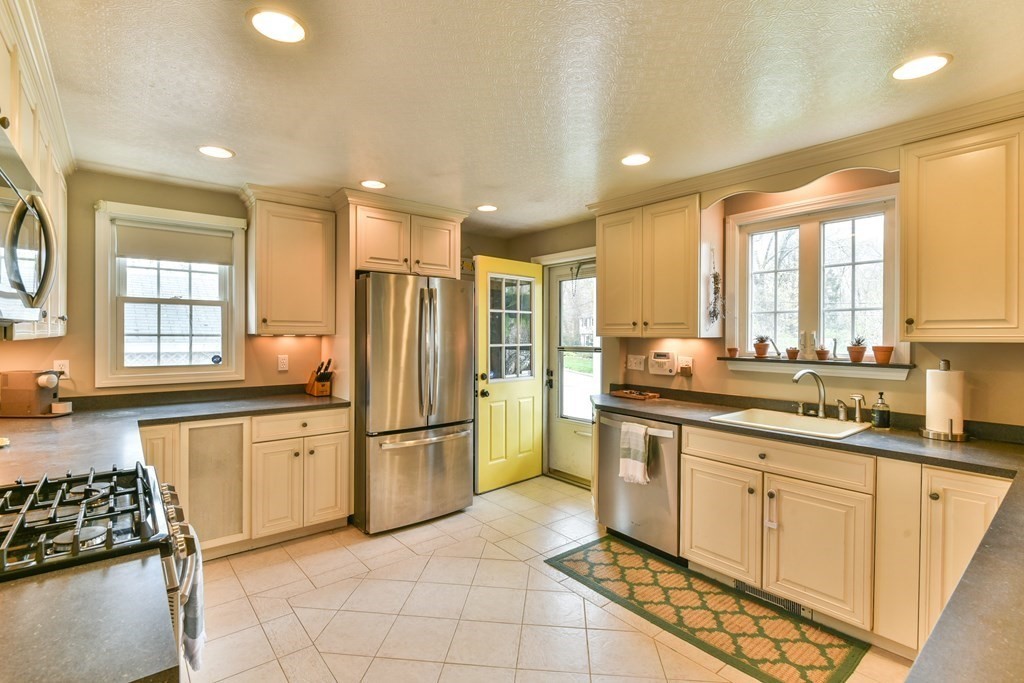 243 Beverly Rd