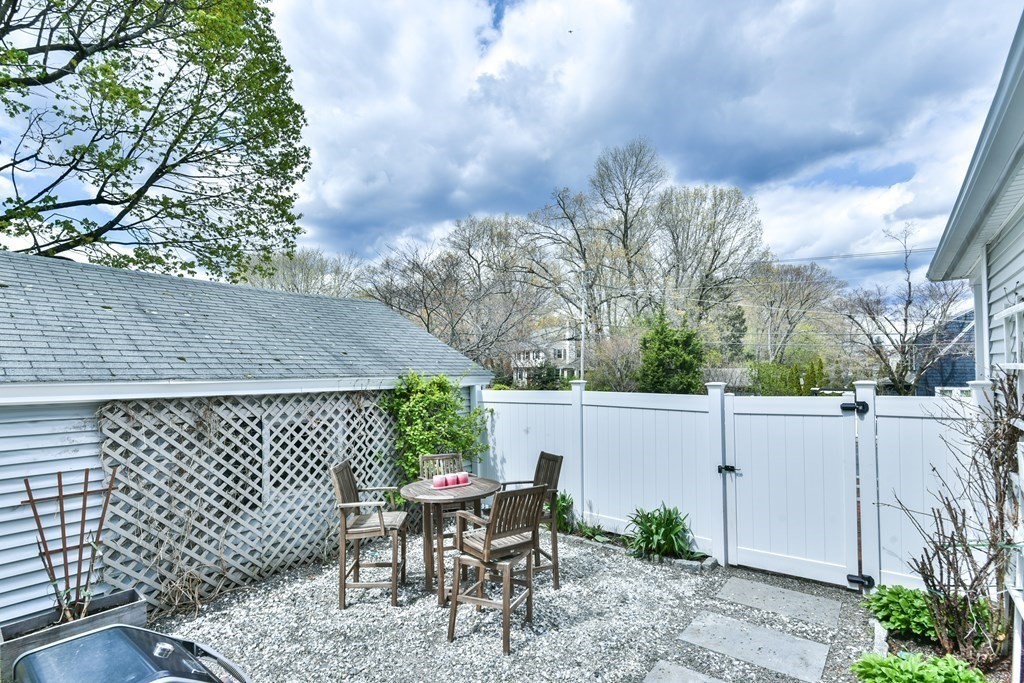 243 Beverly Rd