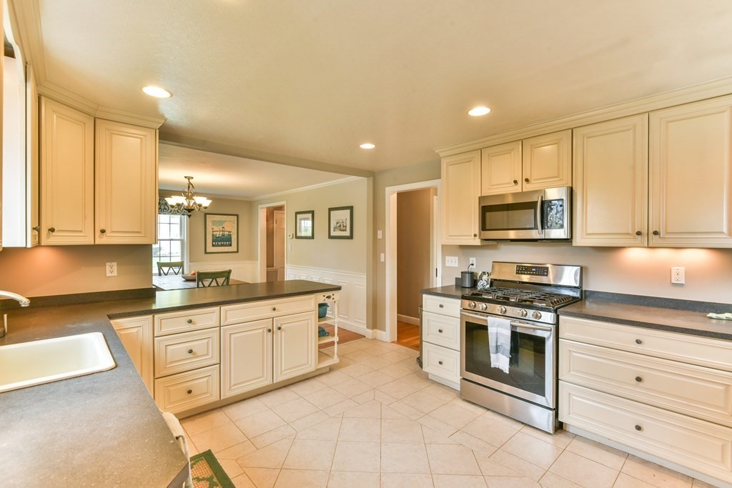 243 Beverly Rd