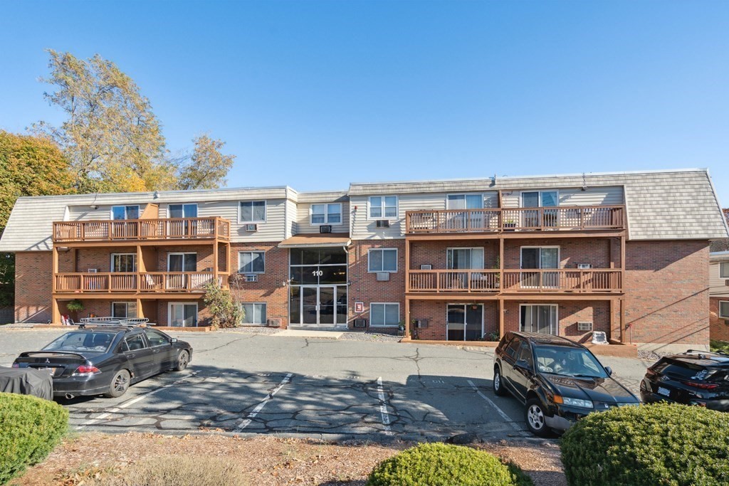 110 Boston Post Rd E # 201