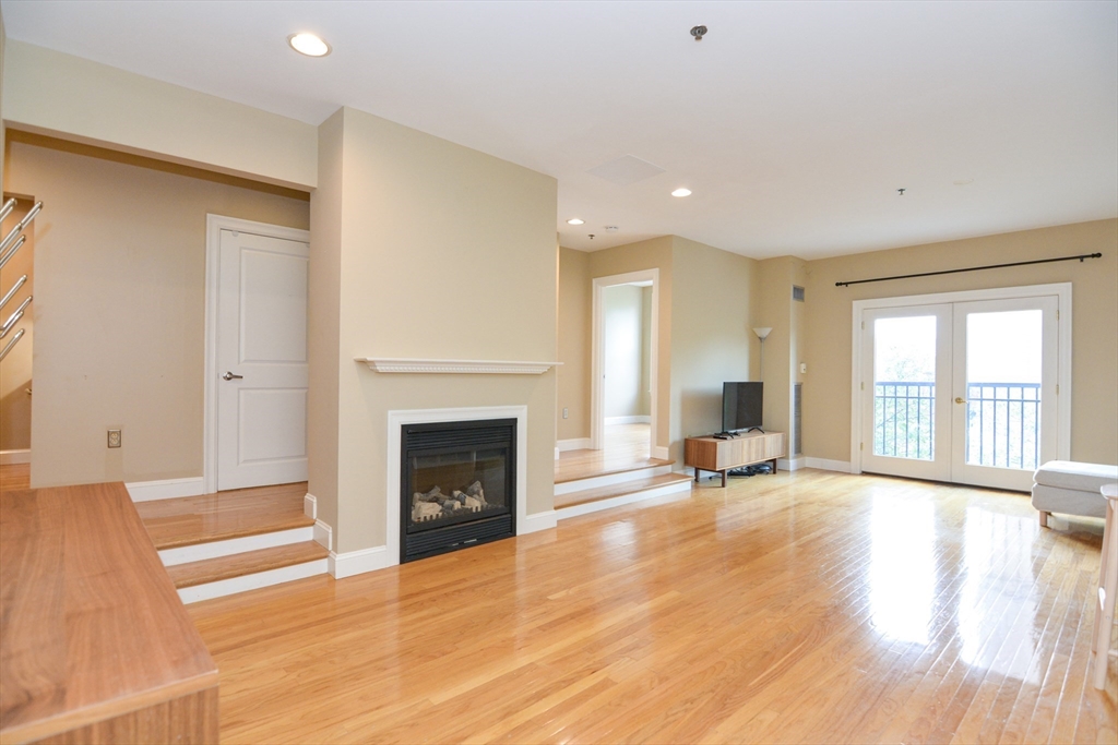 1723 Washington St # 309