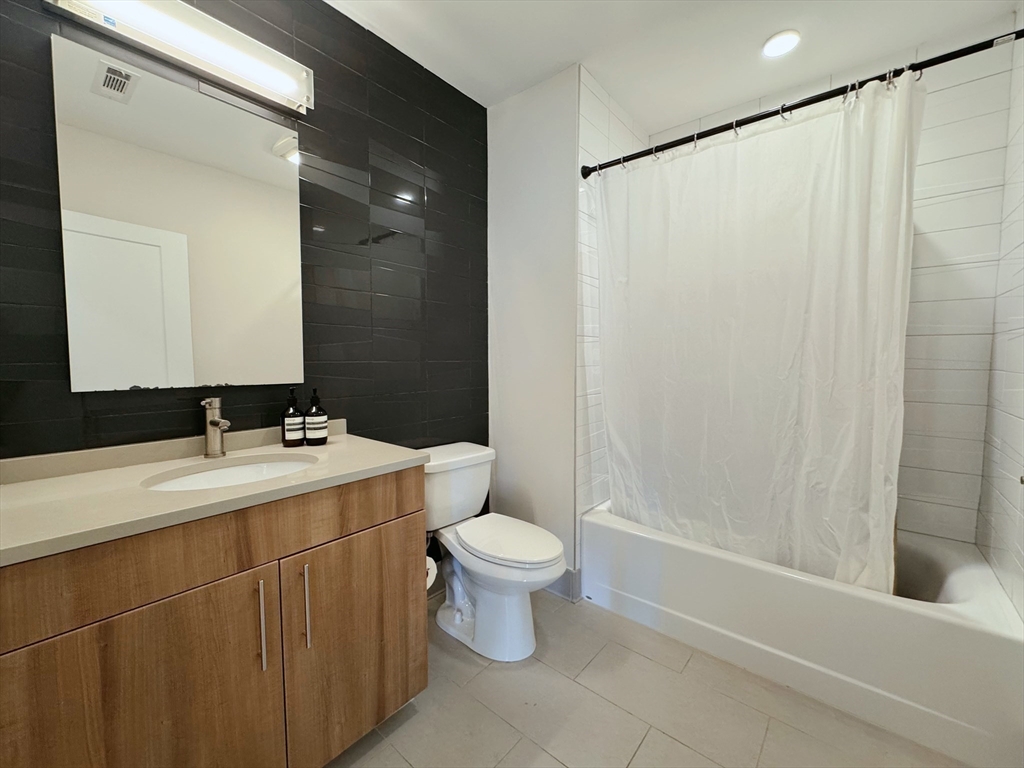 1975 Massachusetts Ave # 301