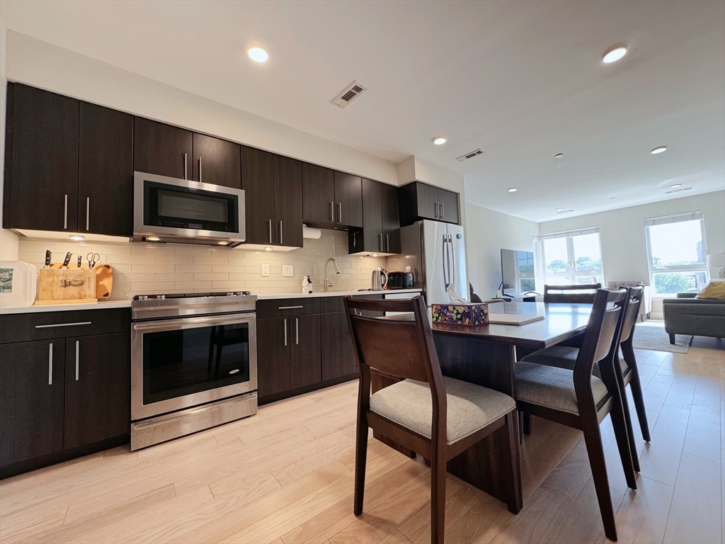 1975 Massachusetts Ave # 301