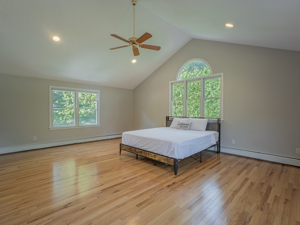 4 Flint Meadow Ln