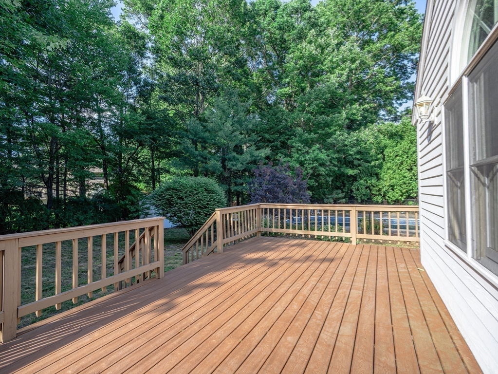 4 Flint Meadow Ln