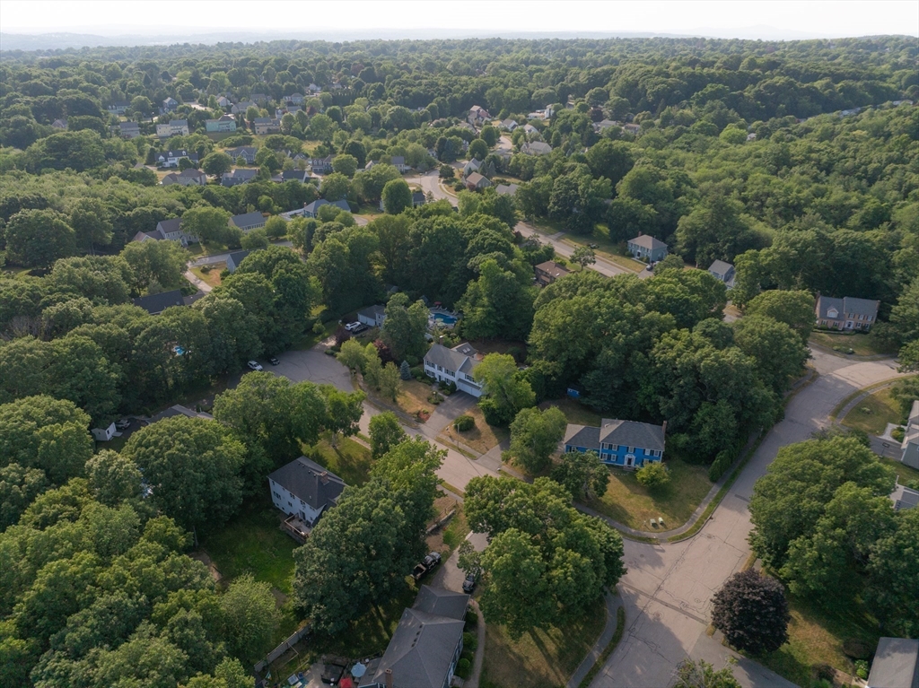4 Flint Meadow Ln