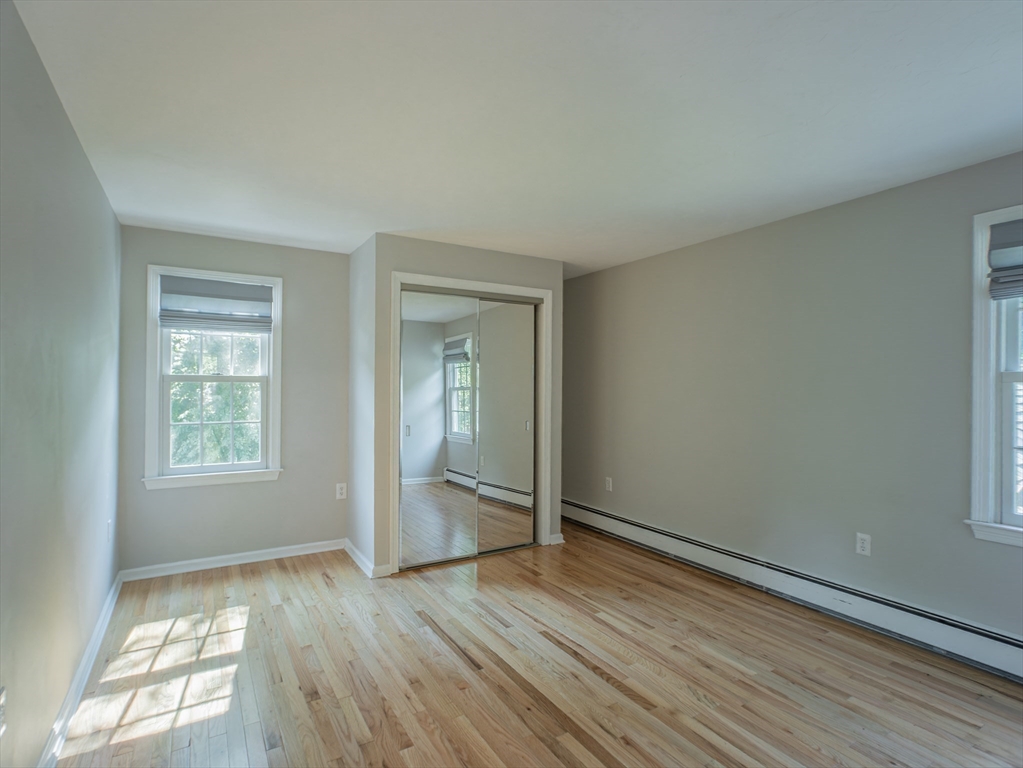 4 Flint Meadow Ln