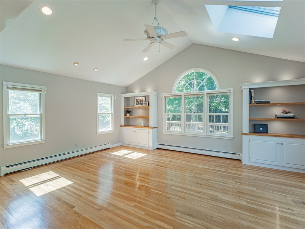 4 Flint Meadow Ln