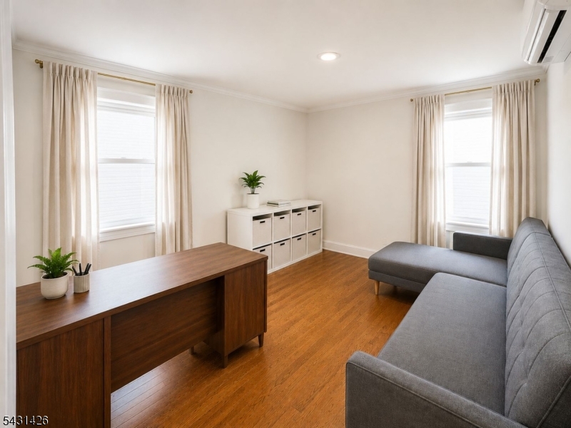 80 Astoria Pl