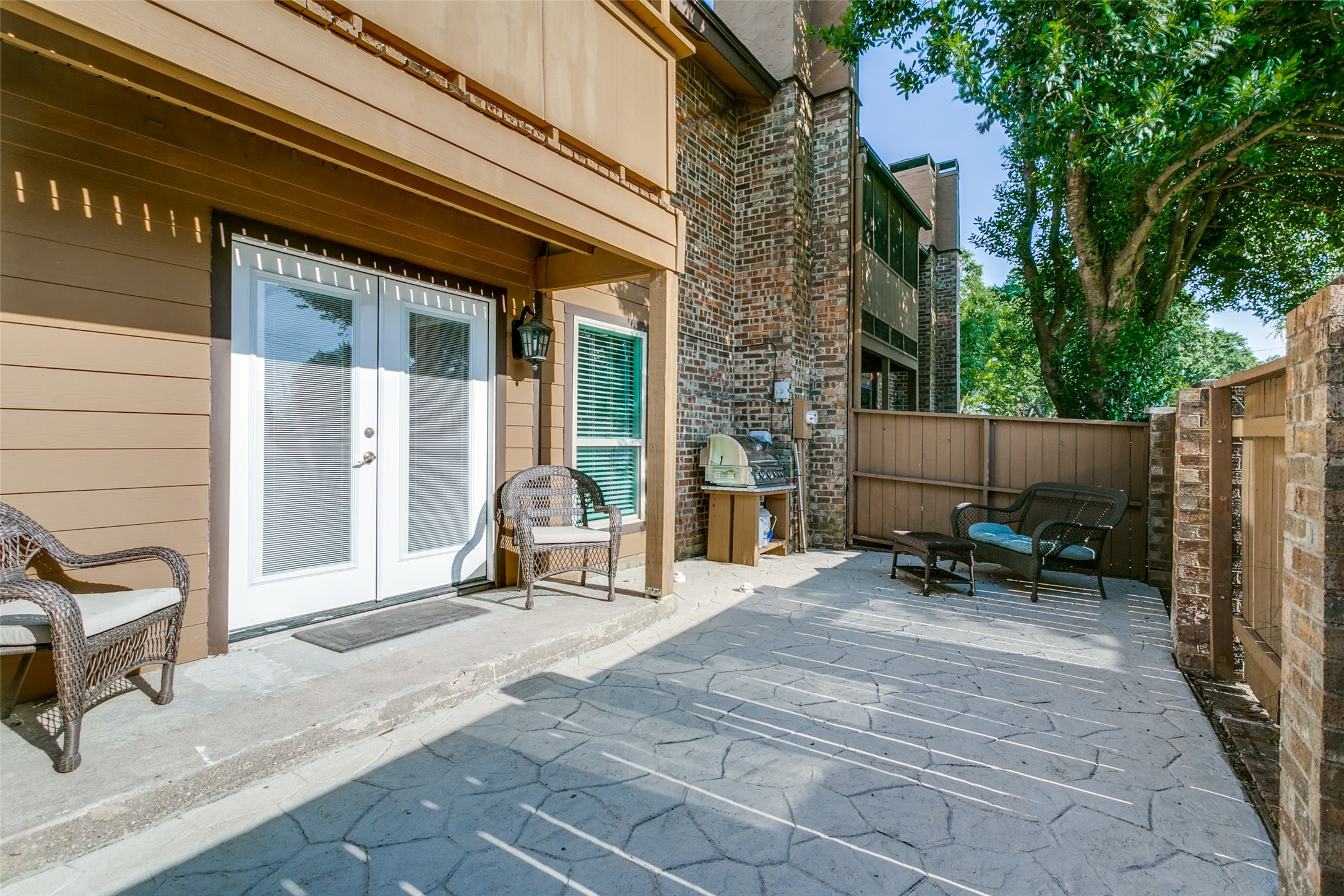 3126 Pin Oak Court
