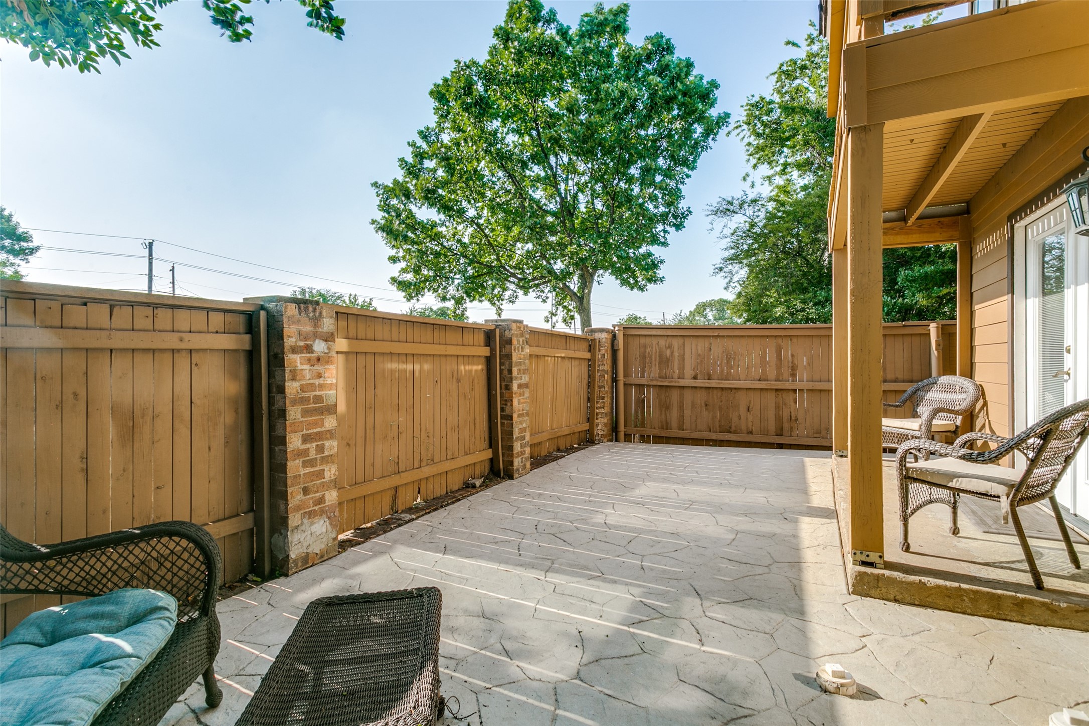 3126 Pin Oak Court