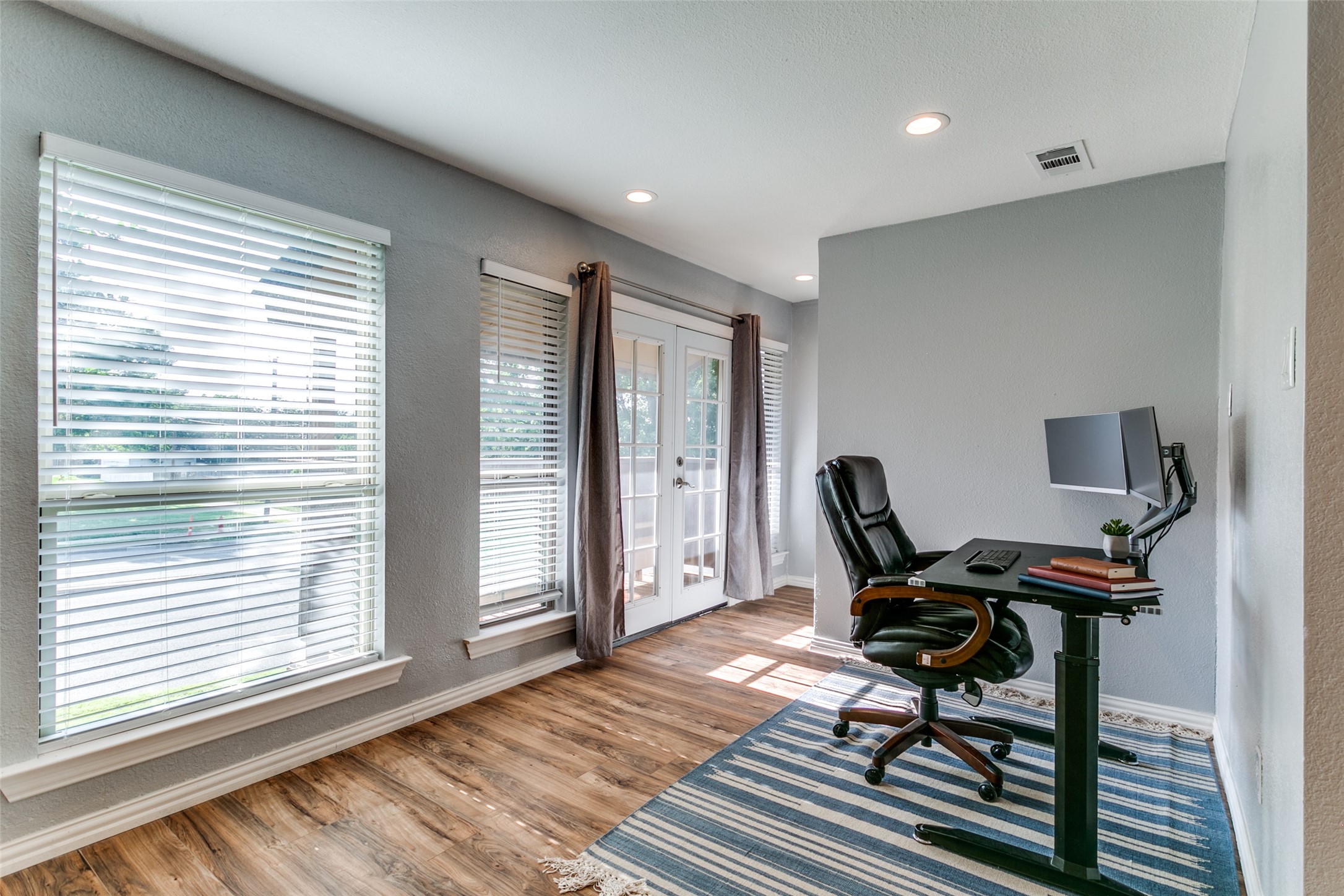 3126 Pin Oak Court