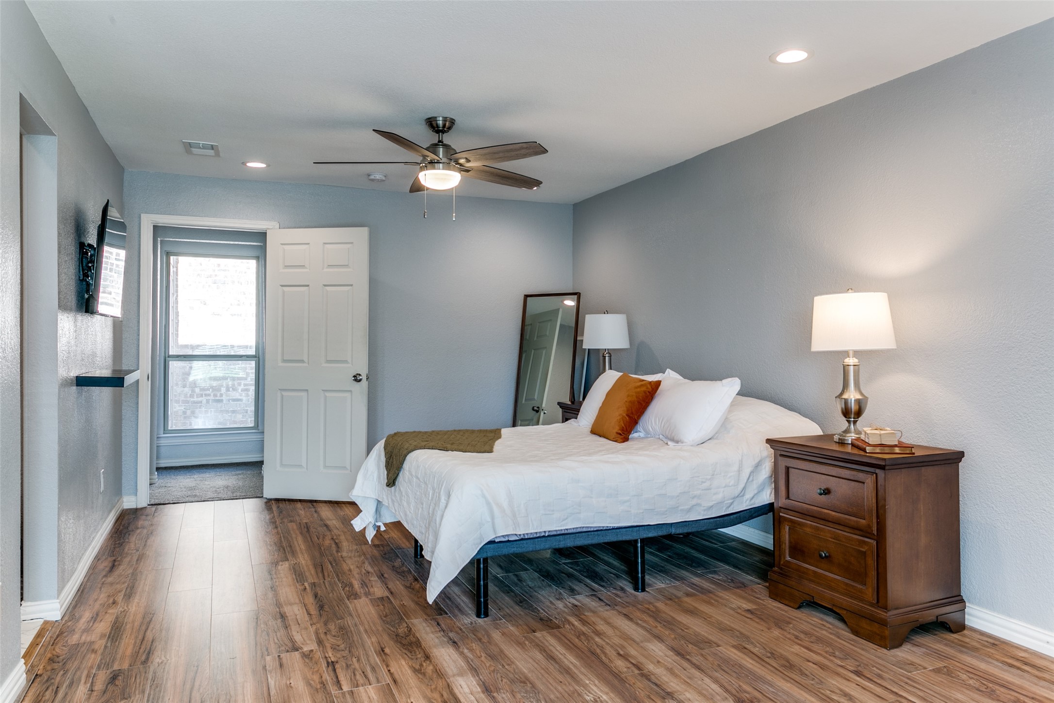 3126 Pin Oak Court
