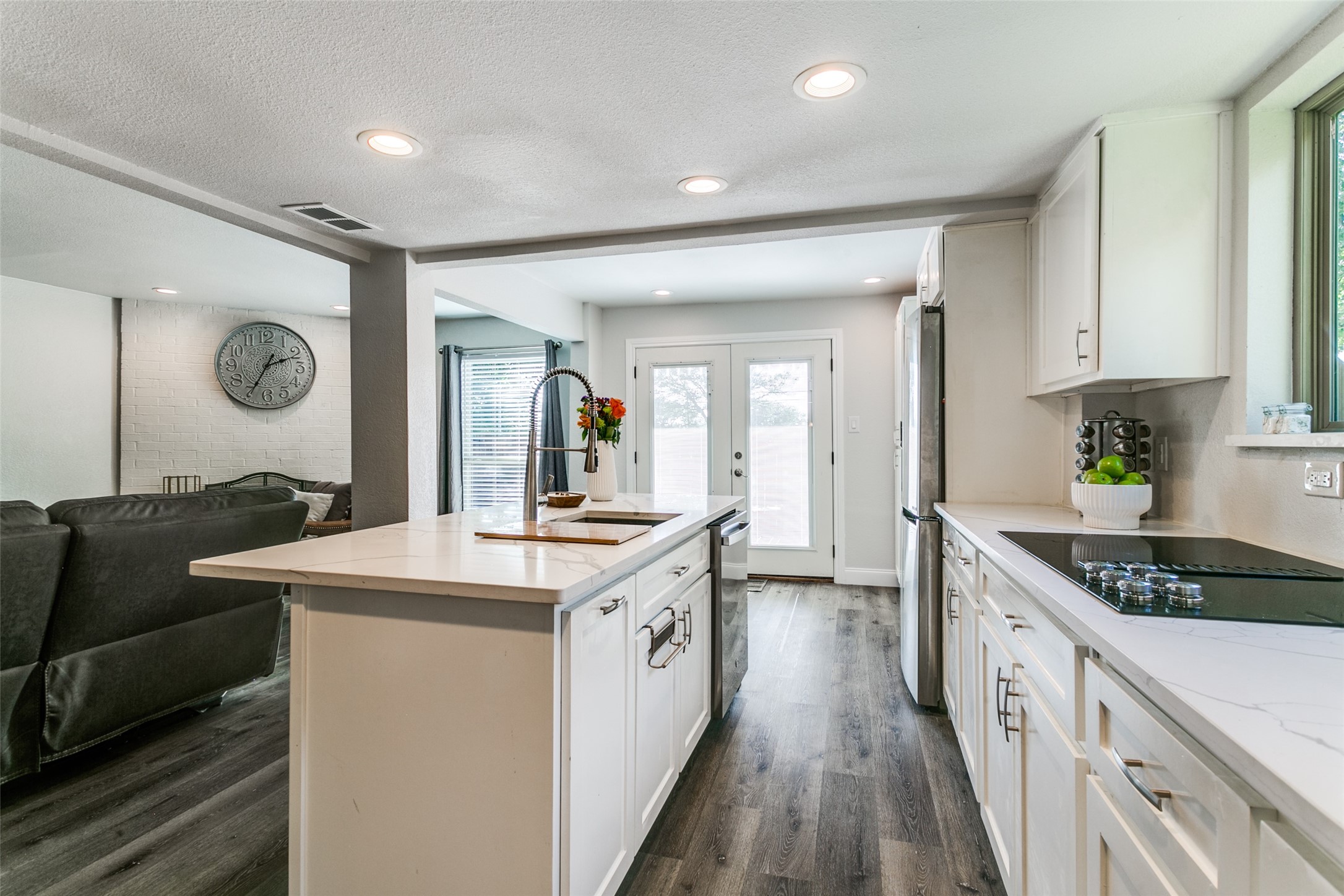 3126 Pin Oak Court