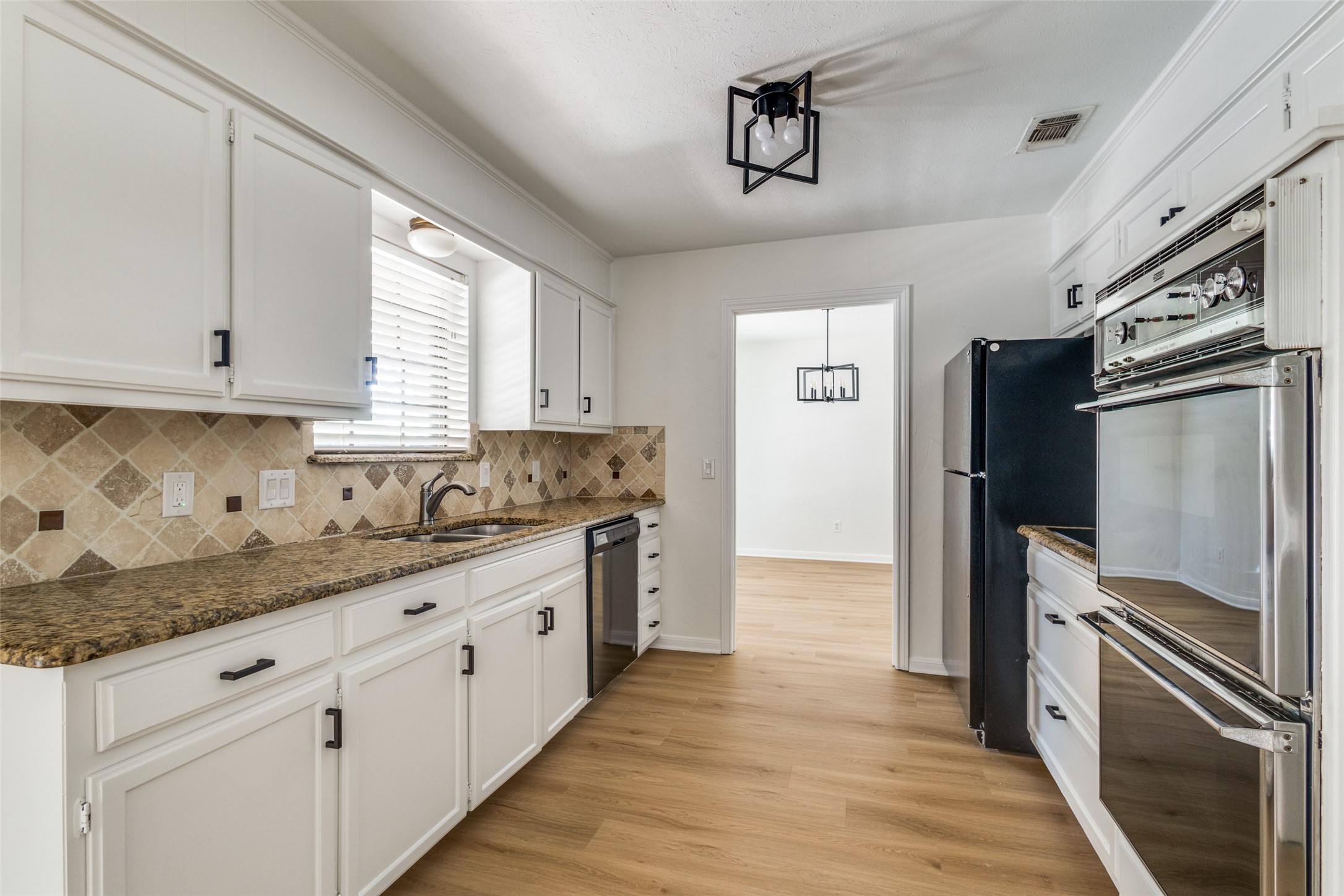 909 Edgefield Trail