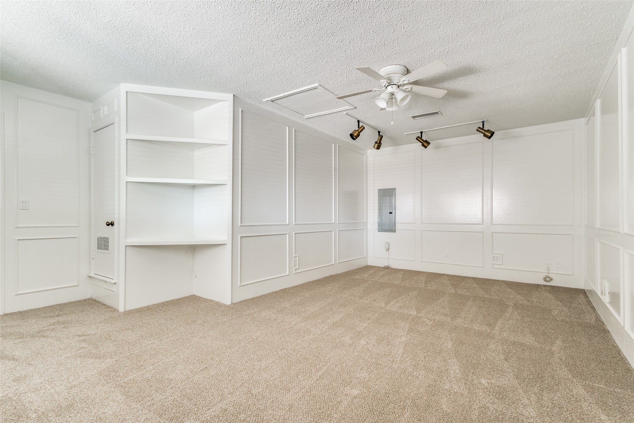 909 Edgefield Trail
