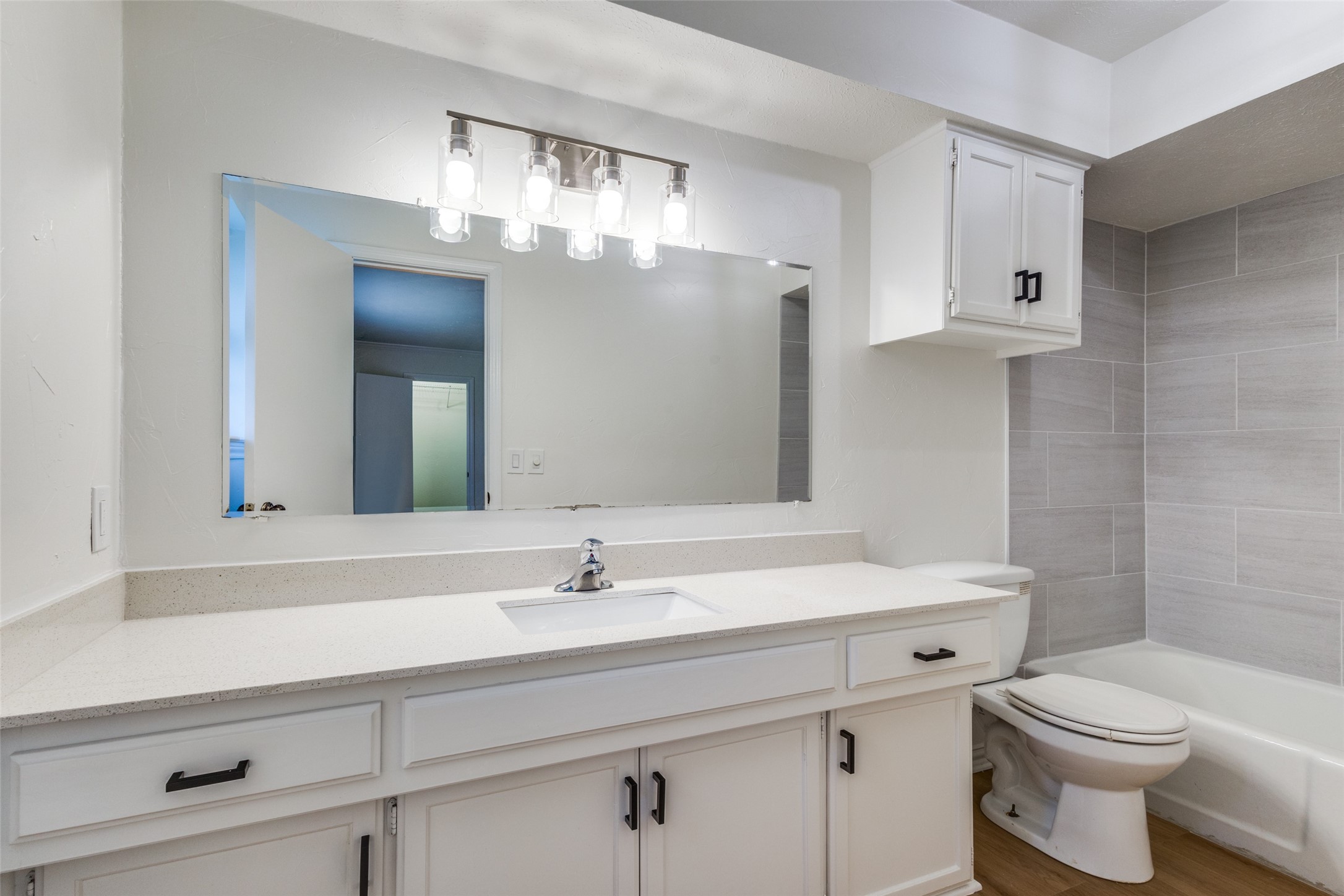 909 Edgefield Trail