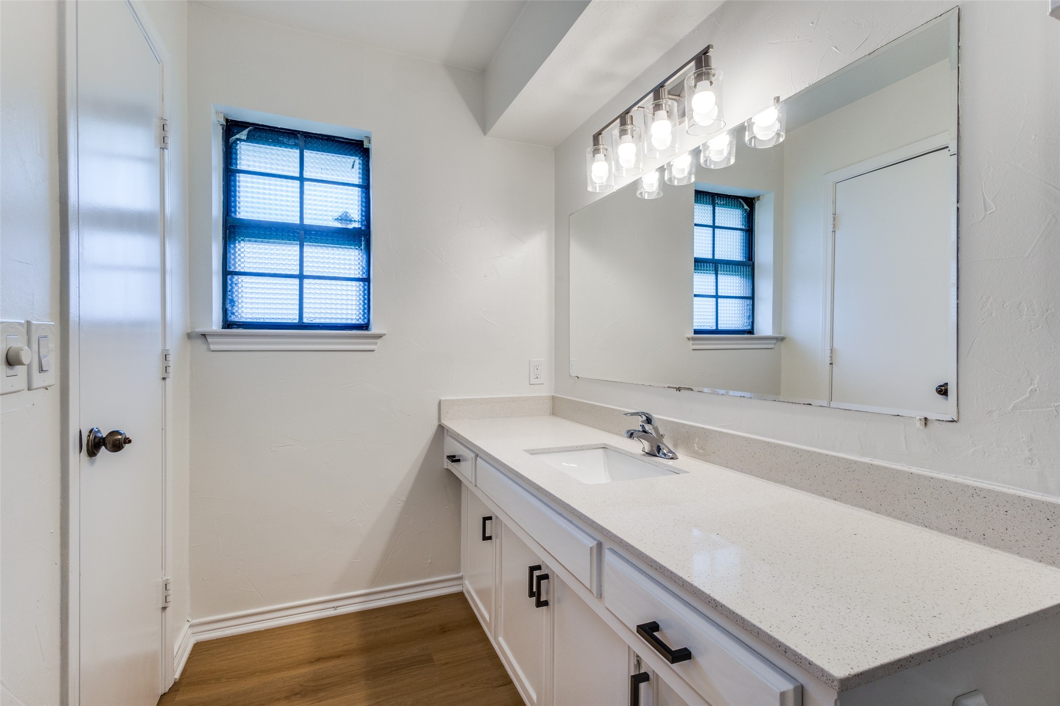 909 Edgefield Trail