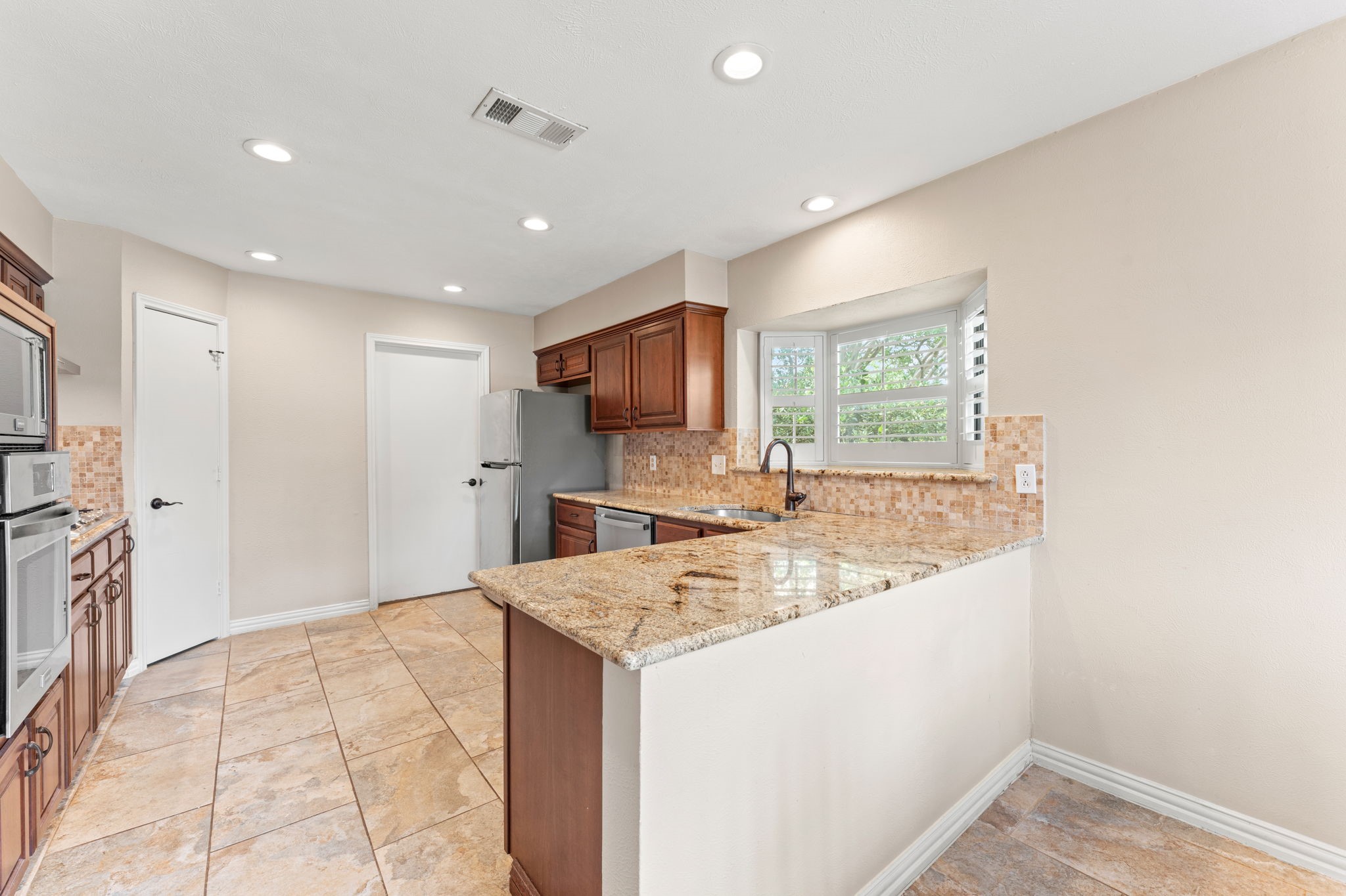 519 Parish Place