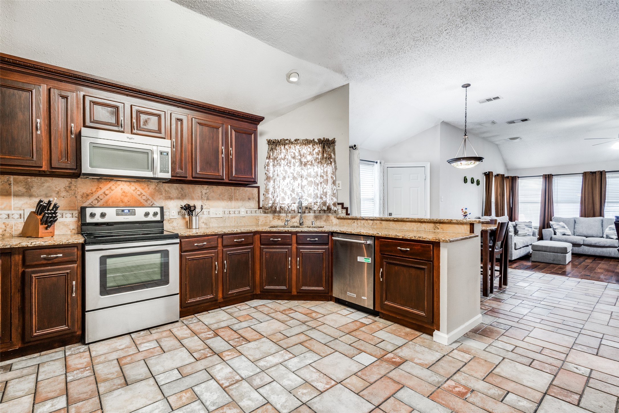 1244 Christopher Lane