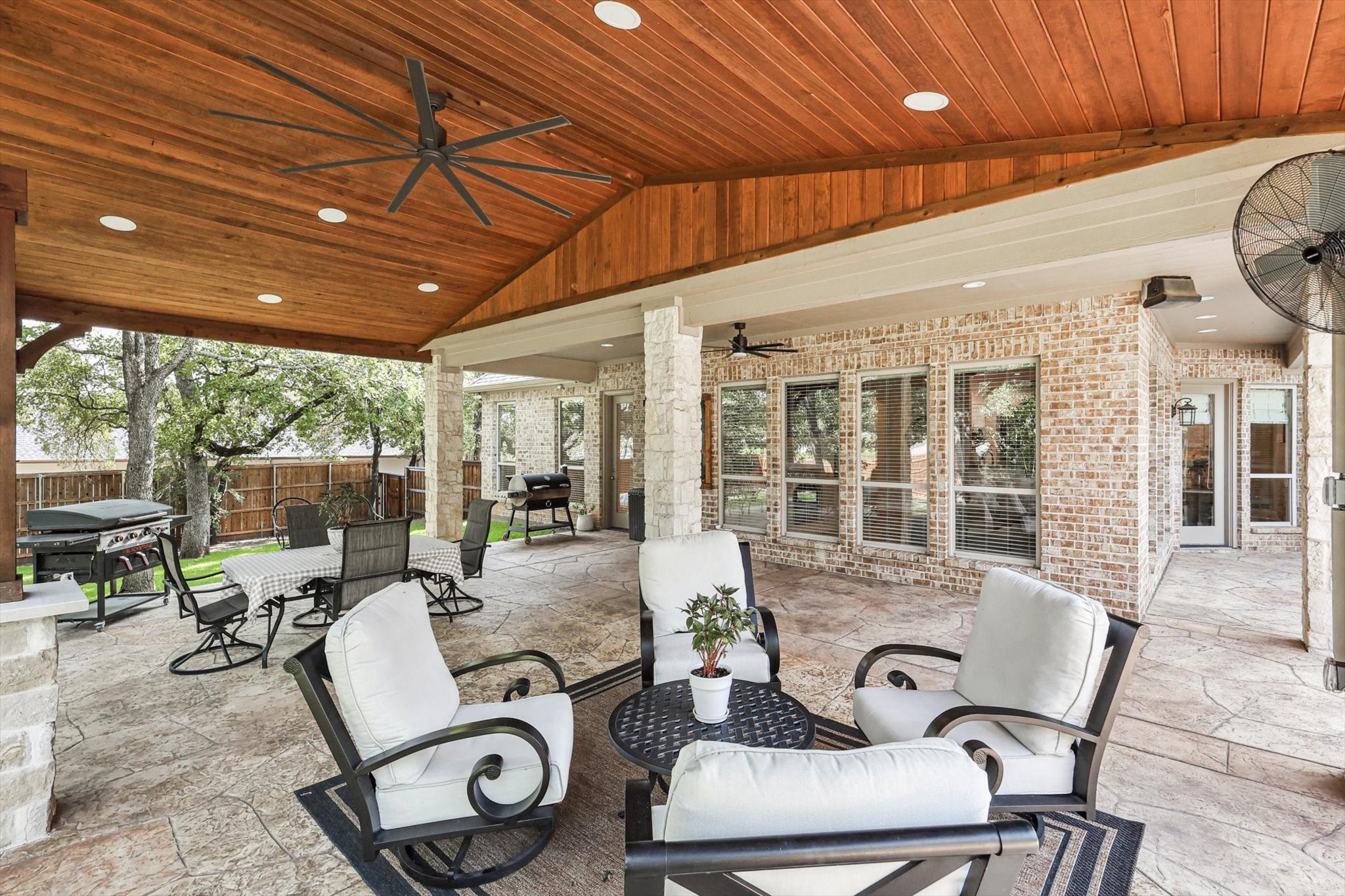 300 Whispering Oaks Drive