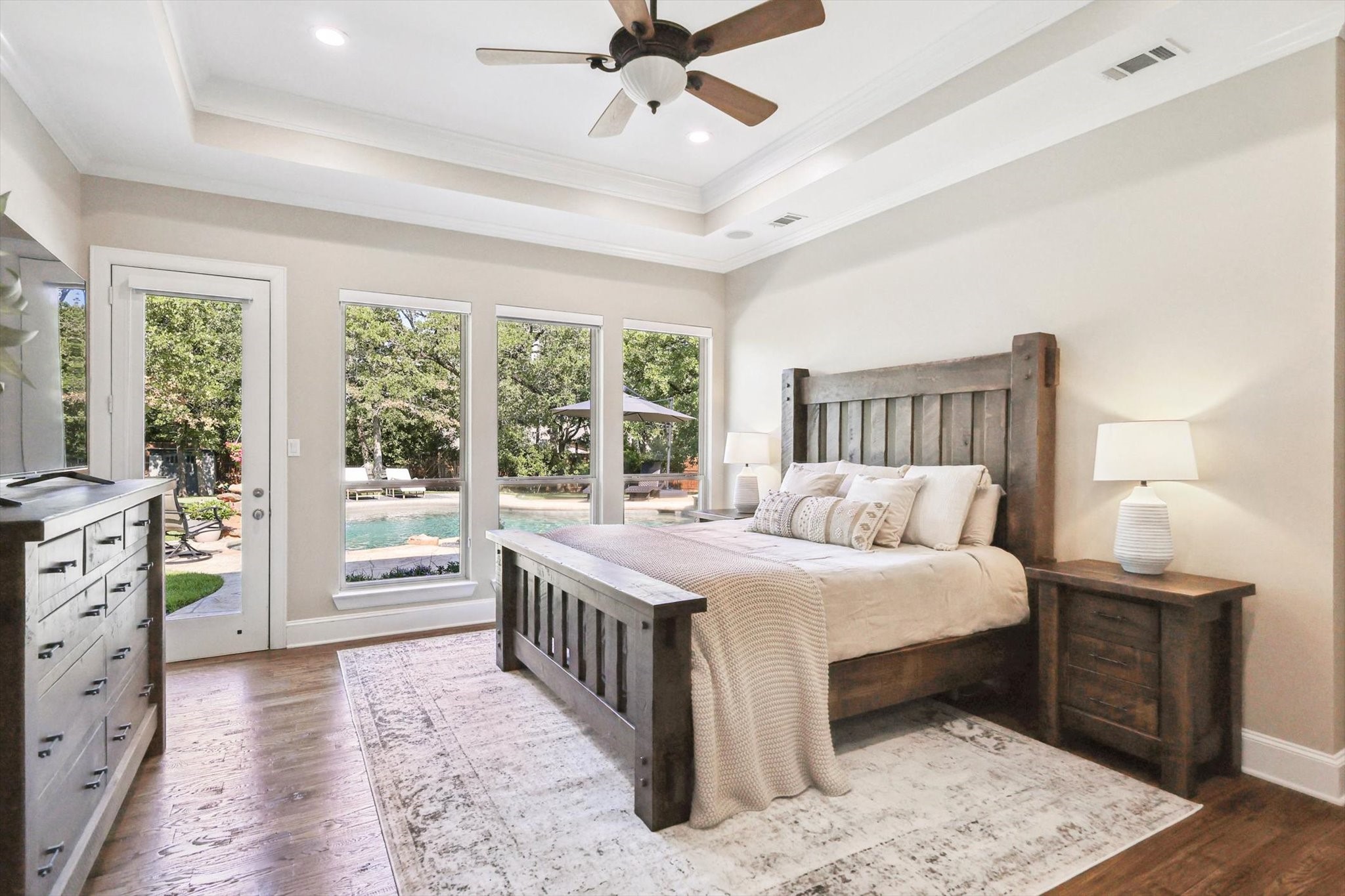 300 Whispering Oaks Drive